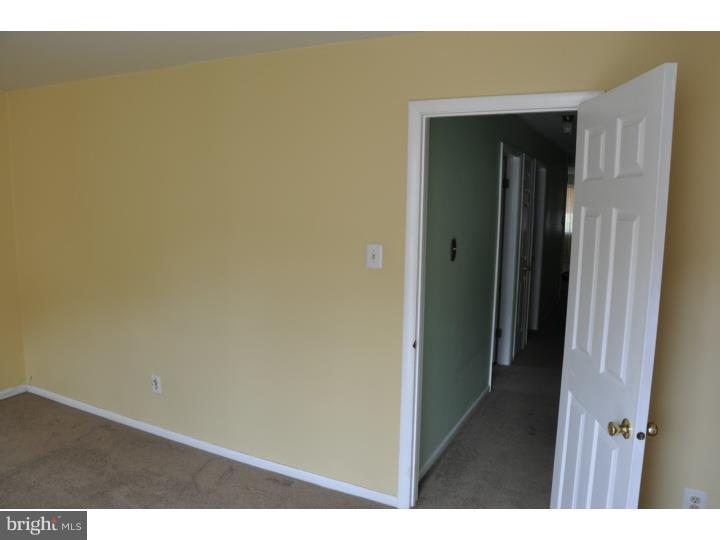 HOLME CIRCLE - Residential Lease