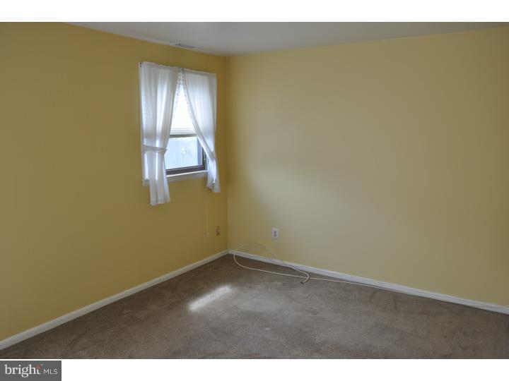 HOLME CIRCLE - Residential Lease