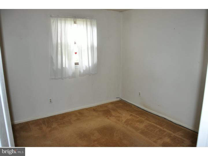 HOLME CIRCLE - Residential Lease
