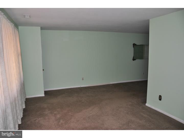 HOLME CIRCLE - Residential Lease
