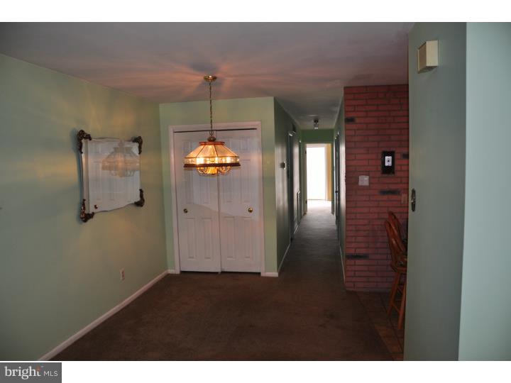 HOLME CIRCLE - Residential Lease