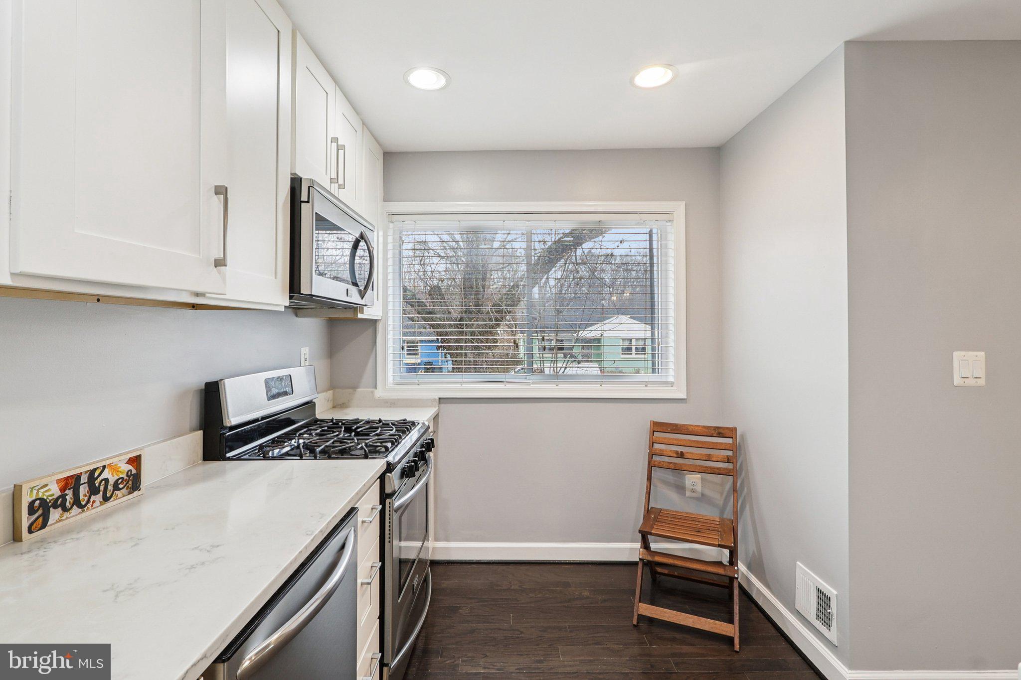 GLENARDEN WOODS - Residential