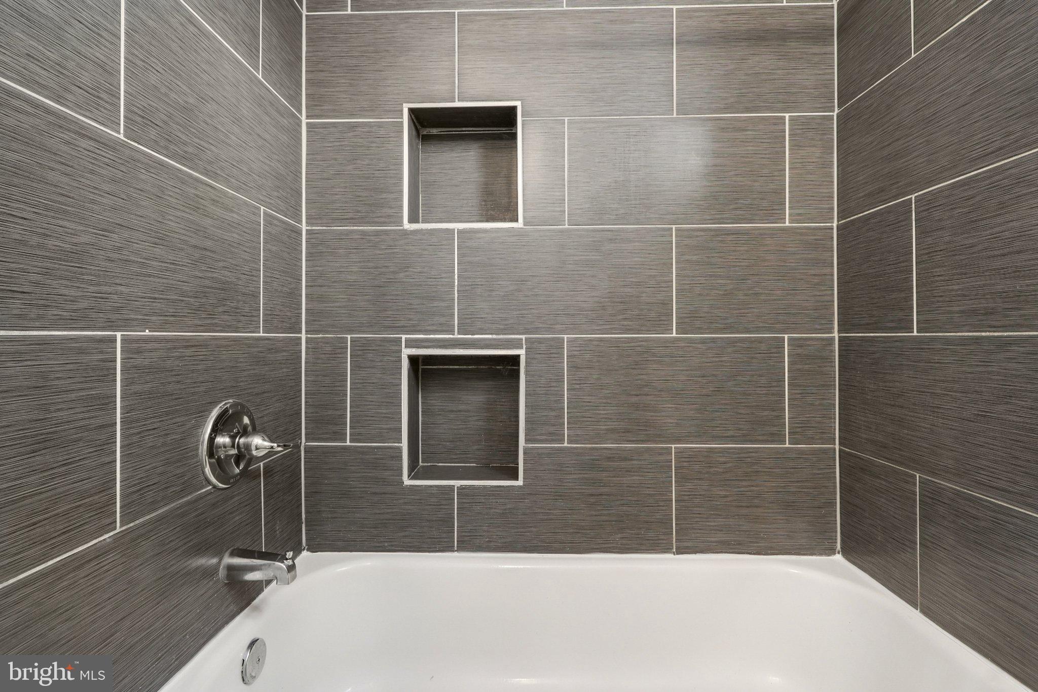 GLENARDEN WOODS - Residential