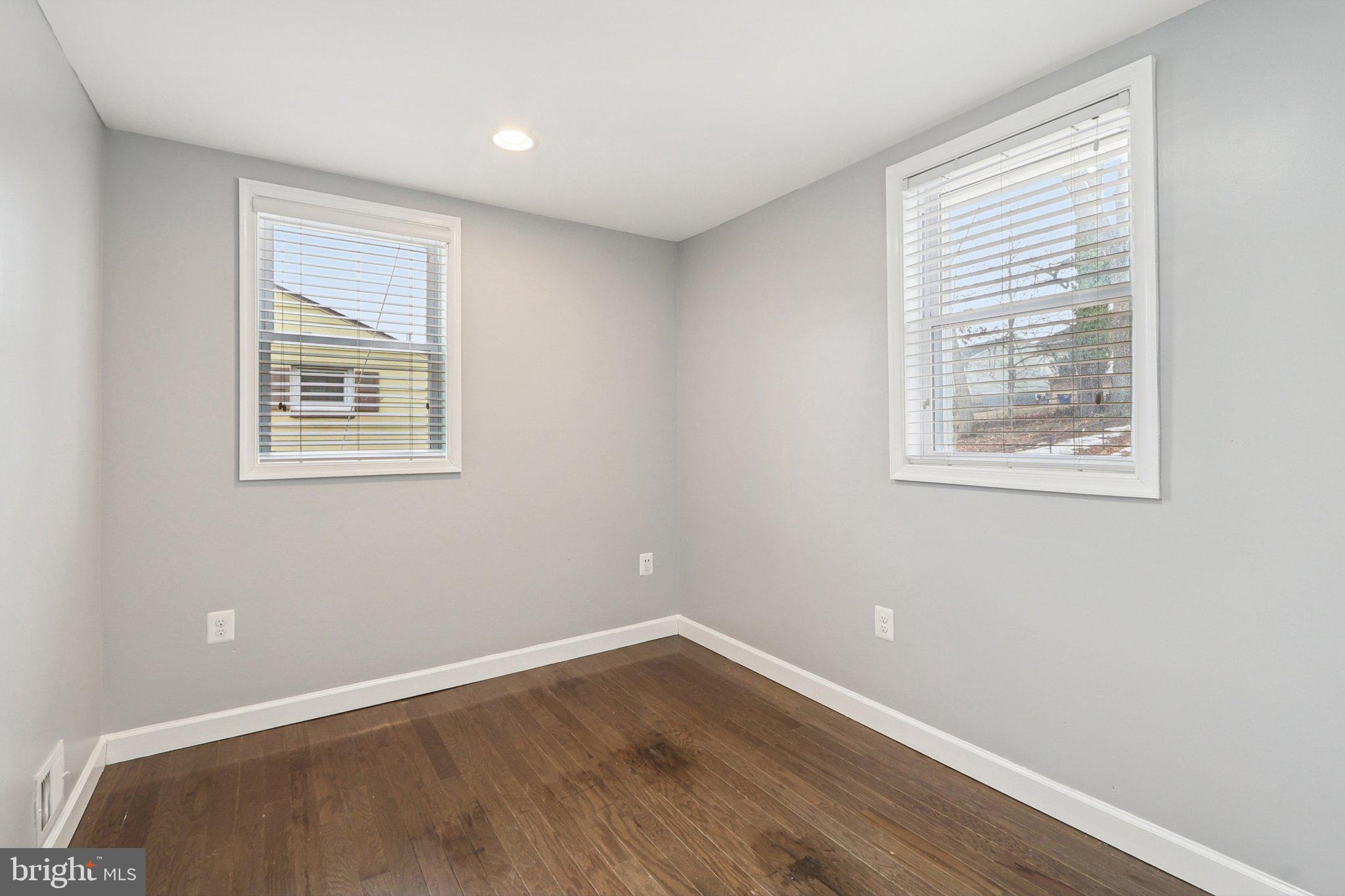 GLENARDEN WOODS - Residential