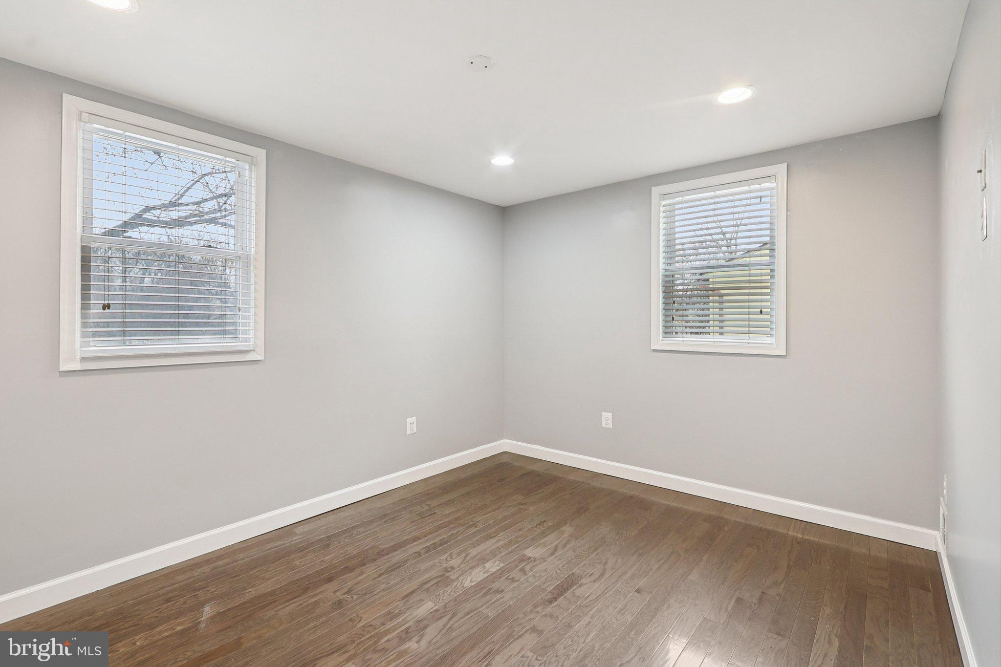 GLENARDEN WOODS - Residential