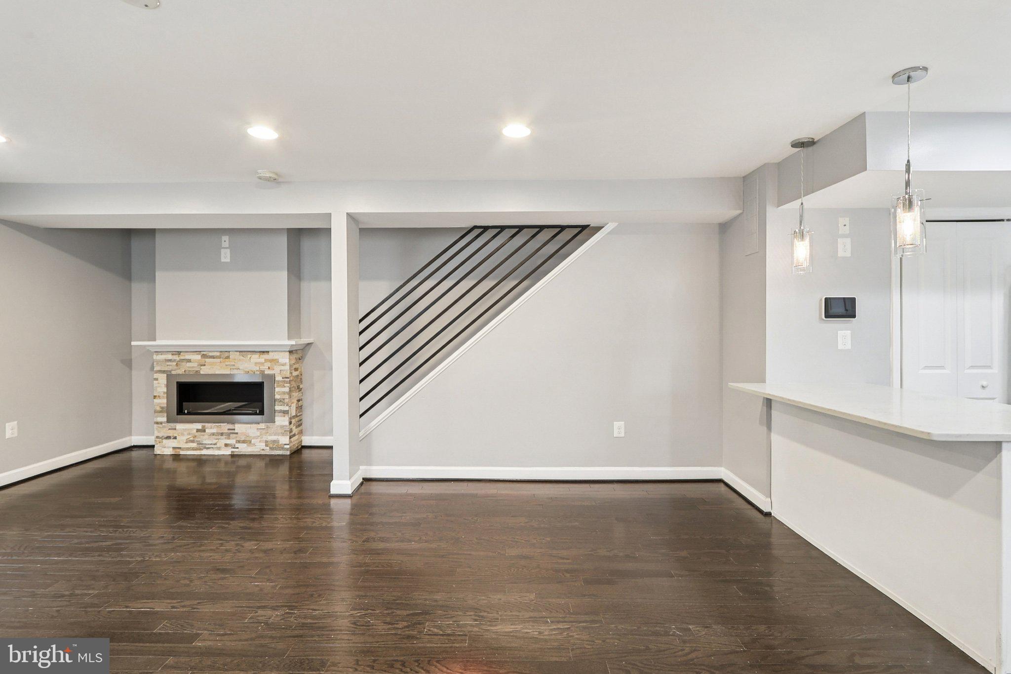 GLENARDEN WOODS - Residential