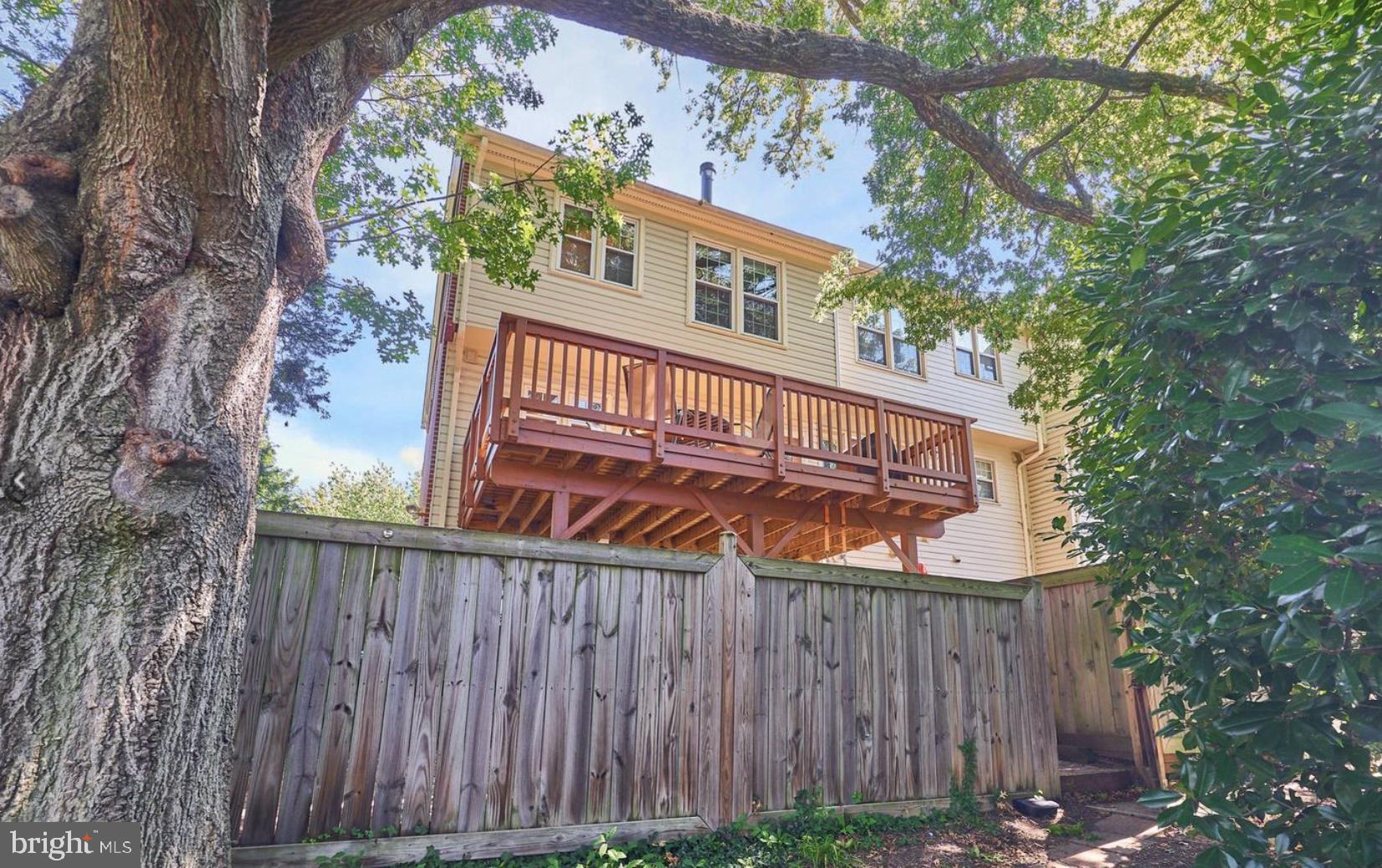 QUAKER HILL - Residential Lease