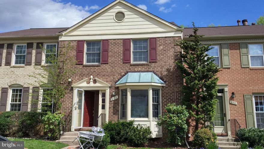 Lovely brick 3 level TH in park like setting. Eat in kitchen with bay window,Steps to rush hour bus to Pentagon Walk to Wakefield rec center, Lake Accotink and bike /walking trail. RENOVATED KITCHEN WITH GRANITE COUNTERTOPS AND SS APPLIANCES, WALKOUT LOWER LEVEL WITH SPACIOUS RECREATION ROOM W/GAS FIREPL.