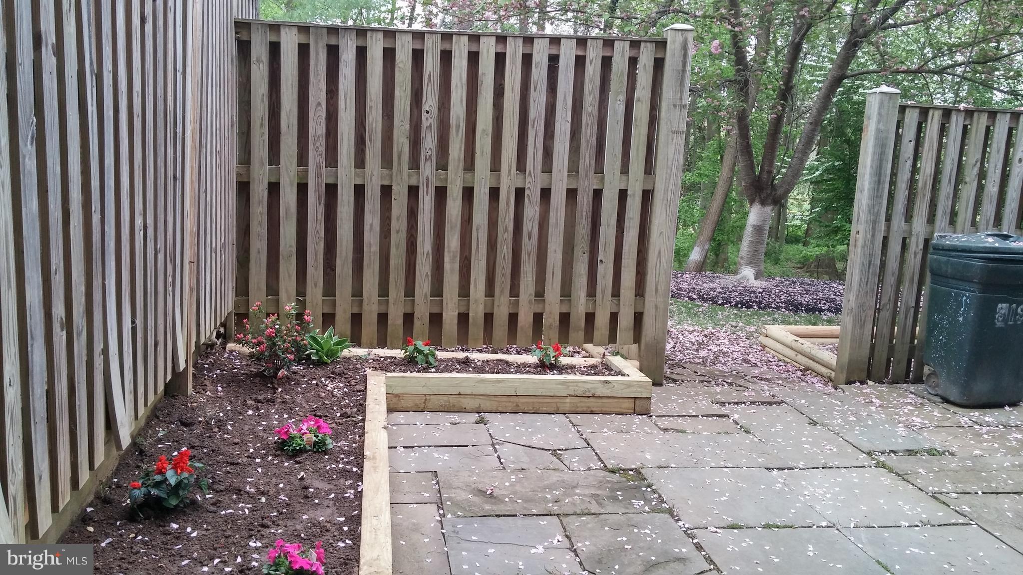 TOWNES OF WAKEFIELD - Residential Lease