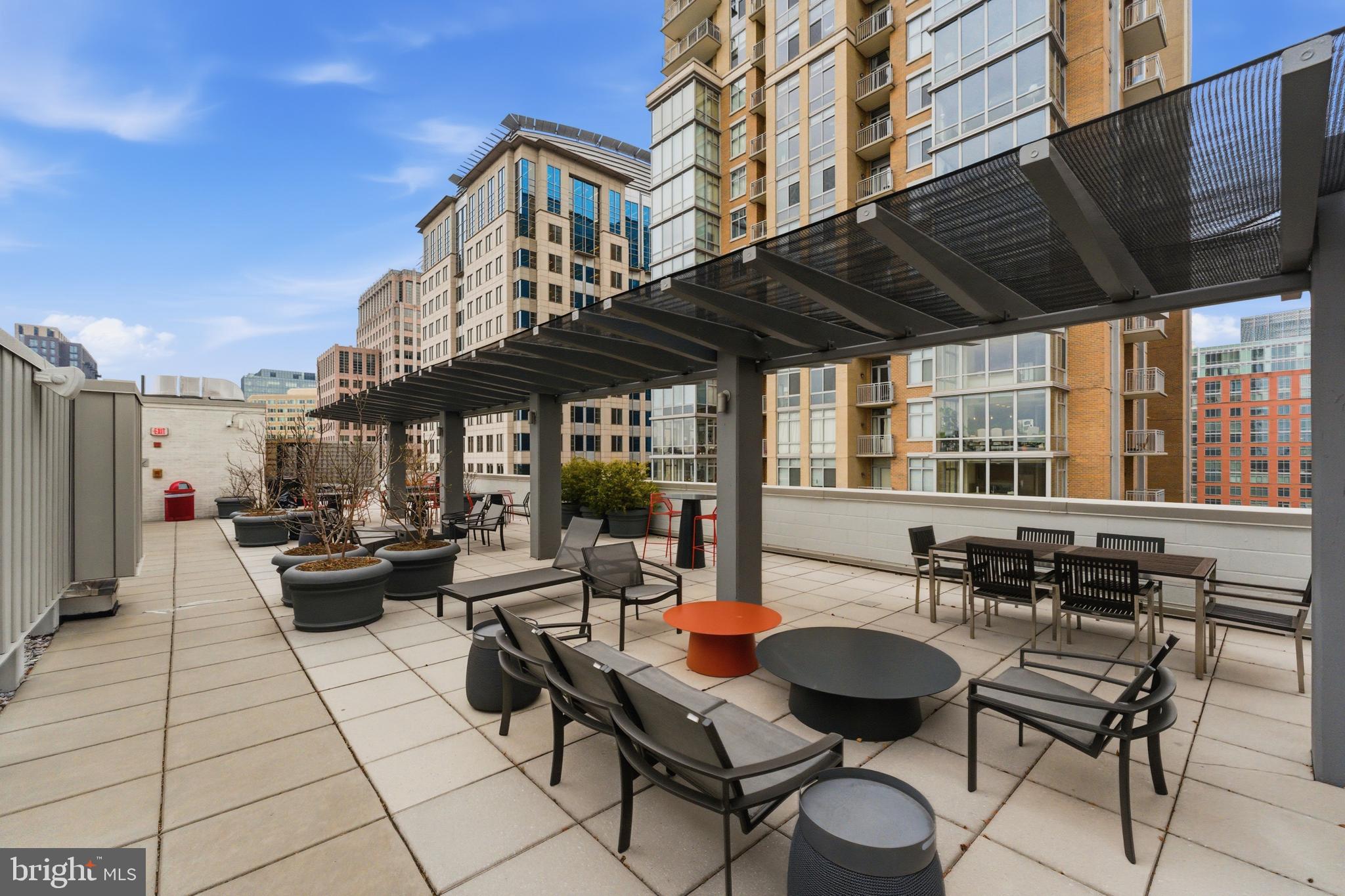 RESTON TOWN CENTER - Residential