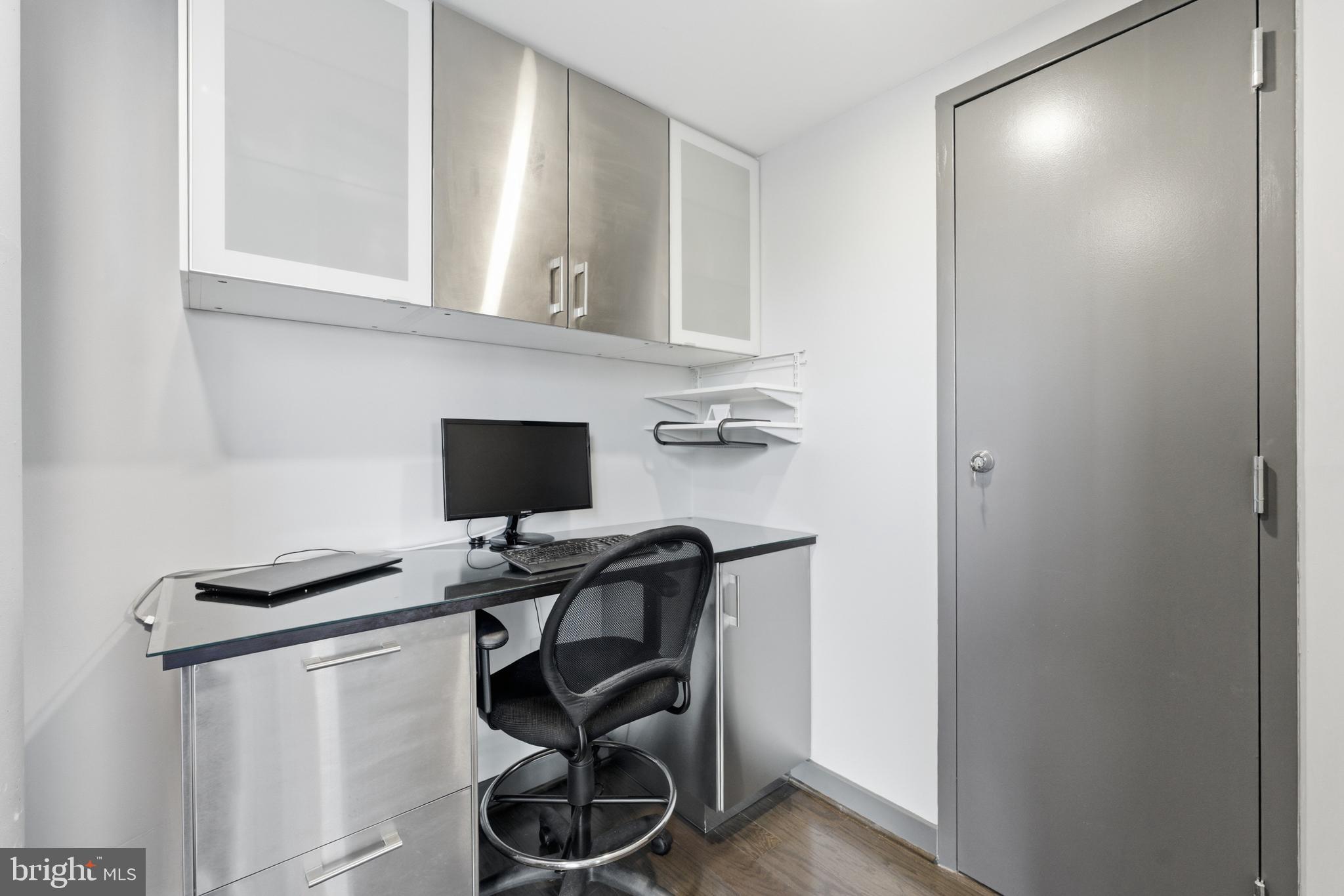 RESTON TOWN CENTER - Residential