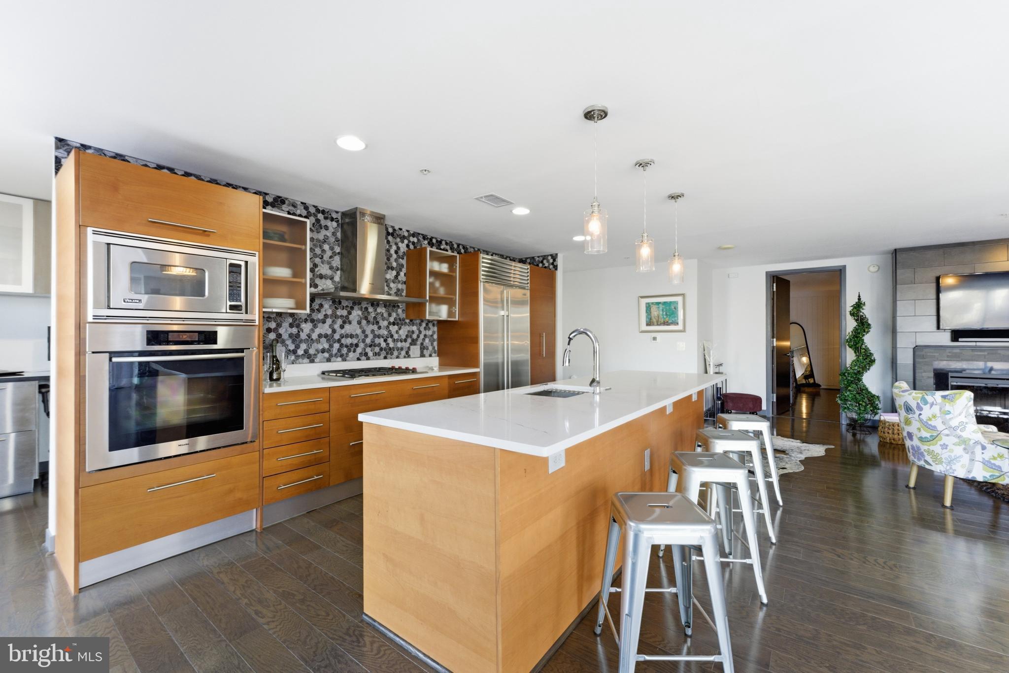 RESTON TOWN CENTER - Residential