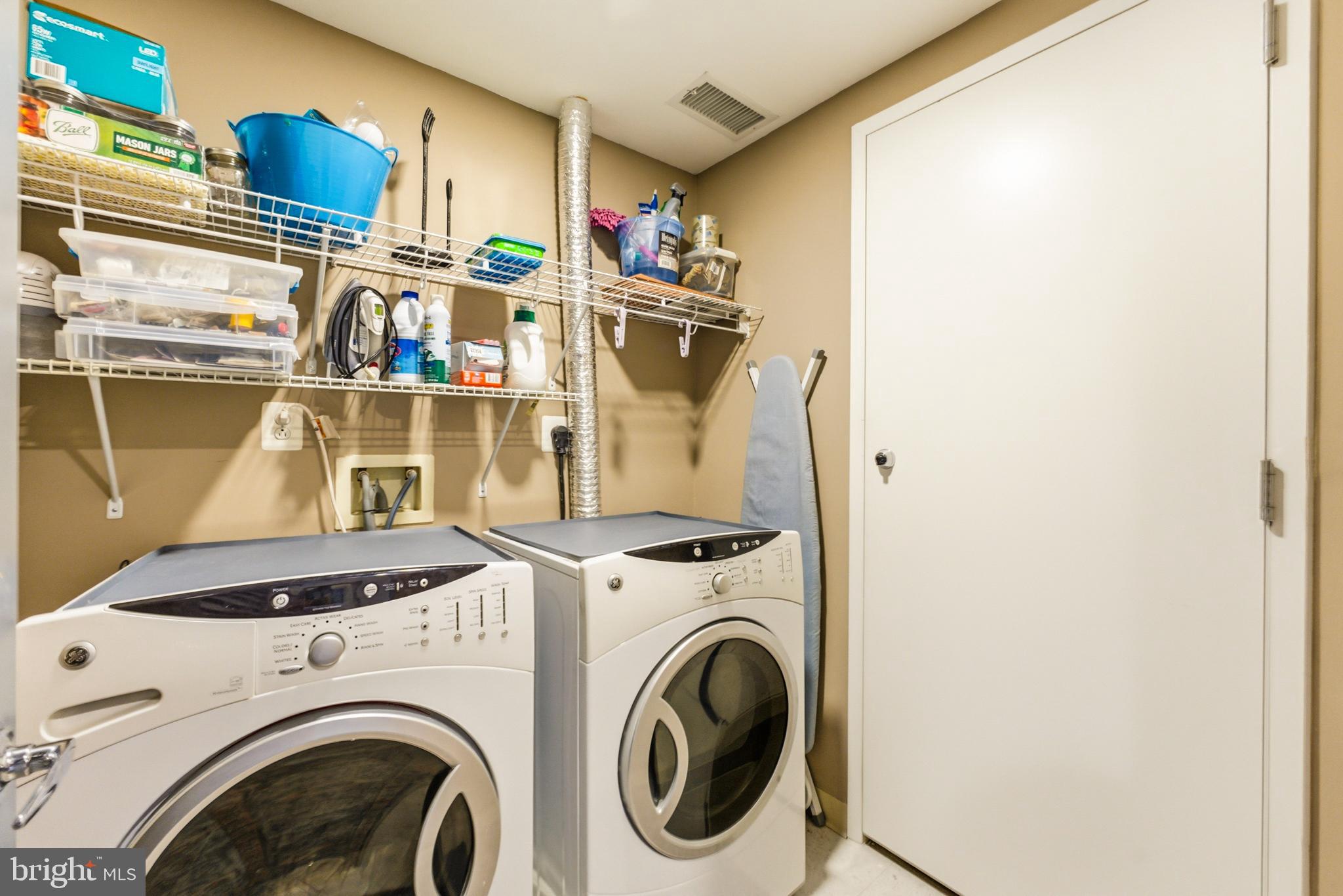 RESTON TOWN CENTER - Residential