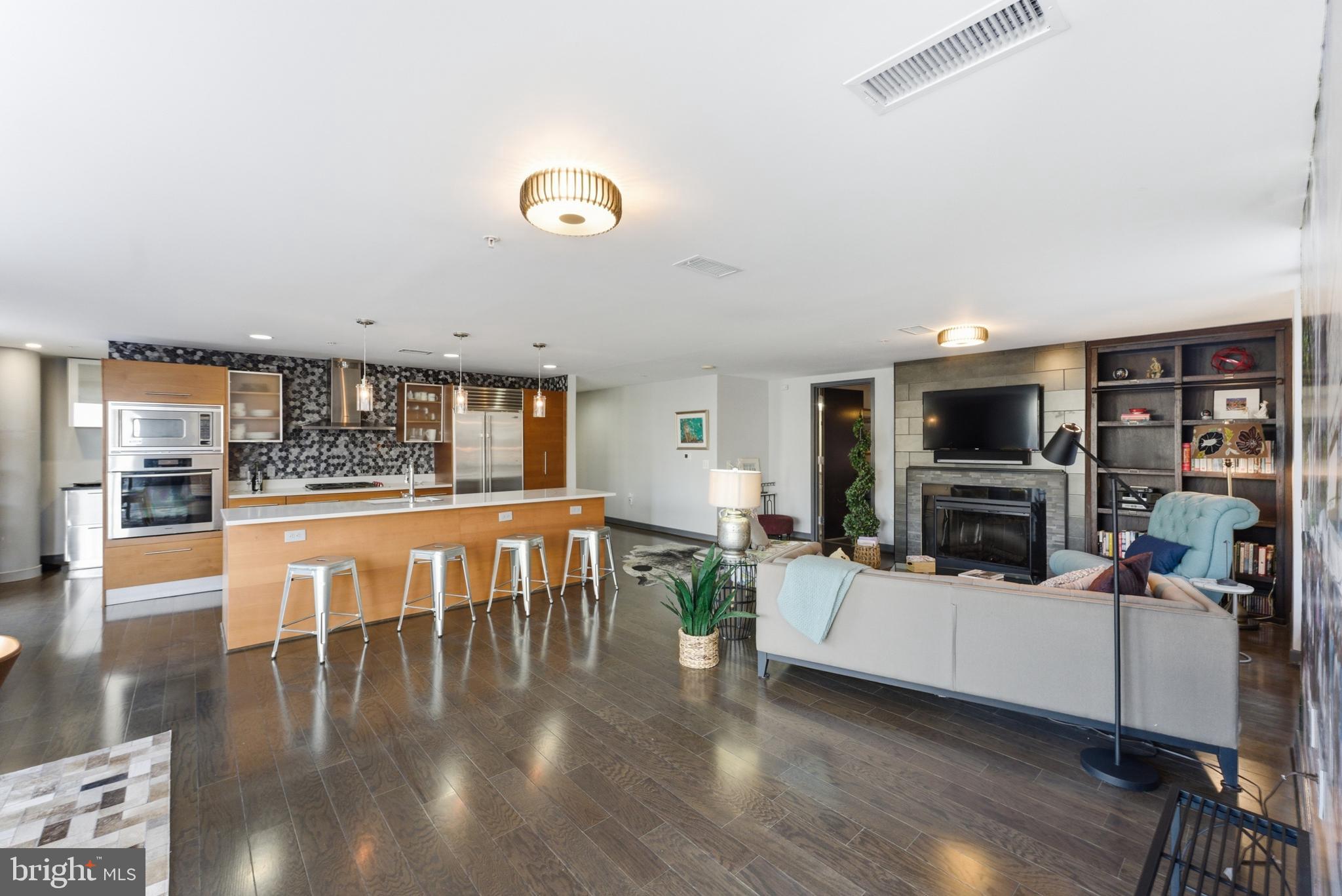 RESTON TOWN CENTER - Residential