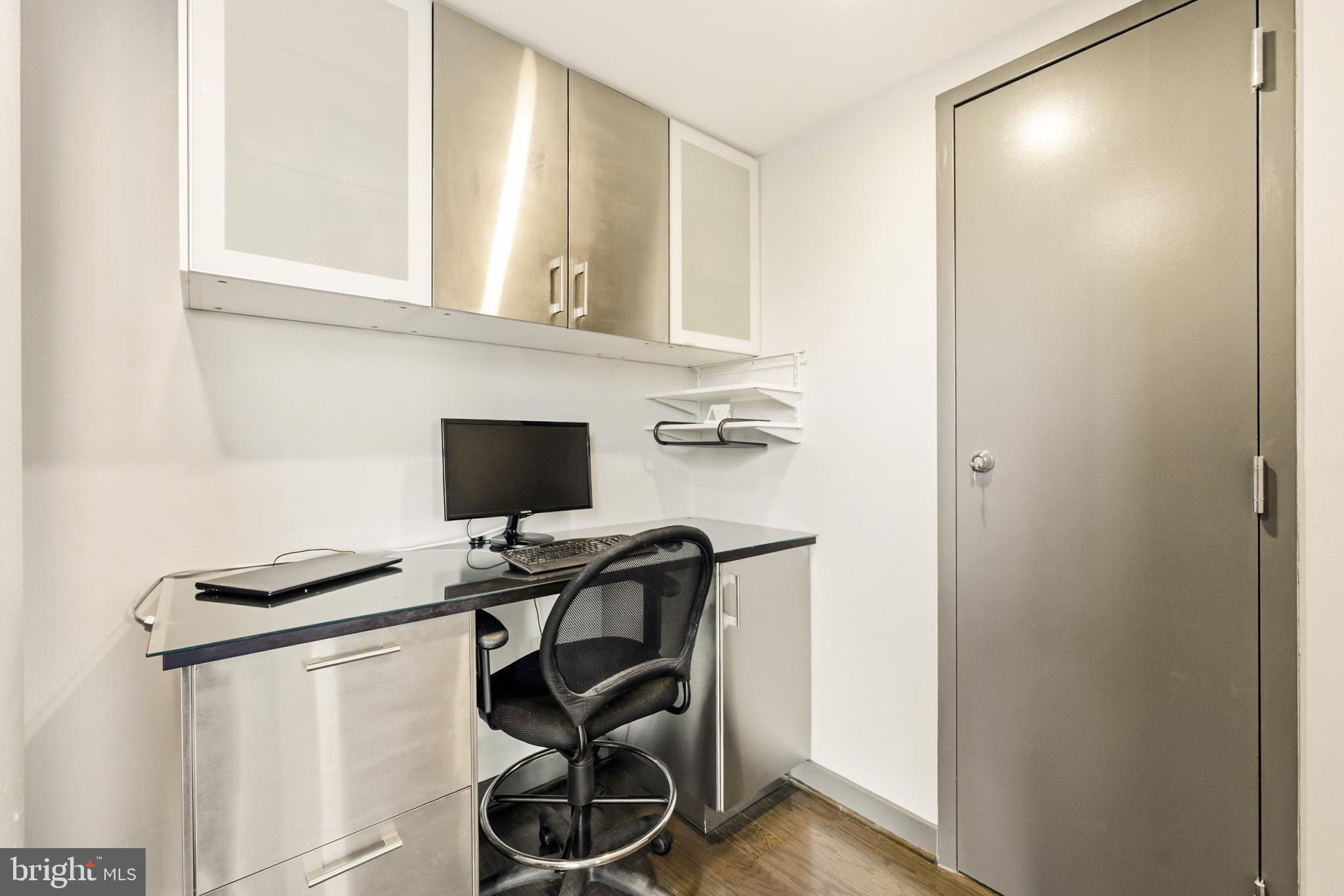 RESTON TOWN CENTER - Residential