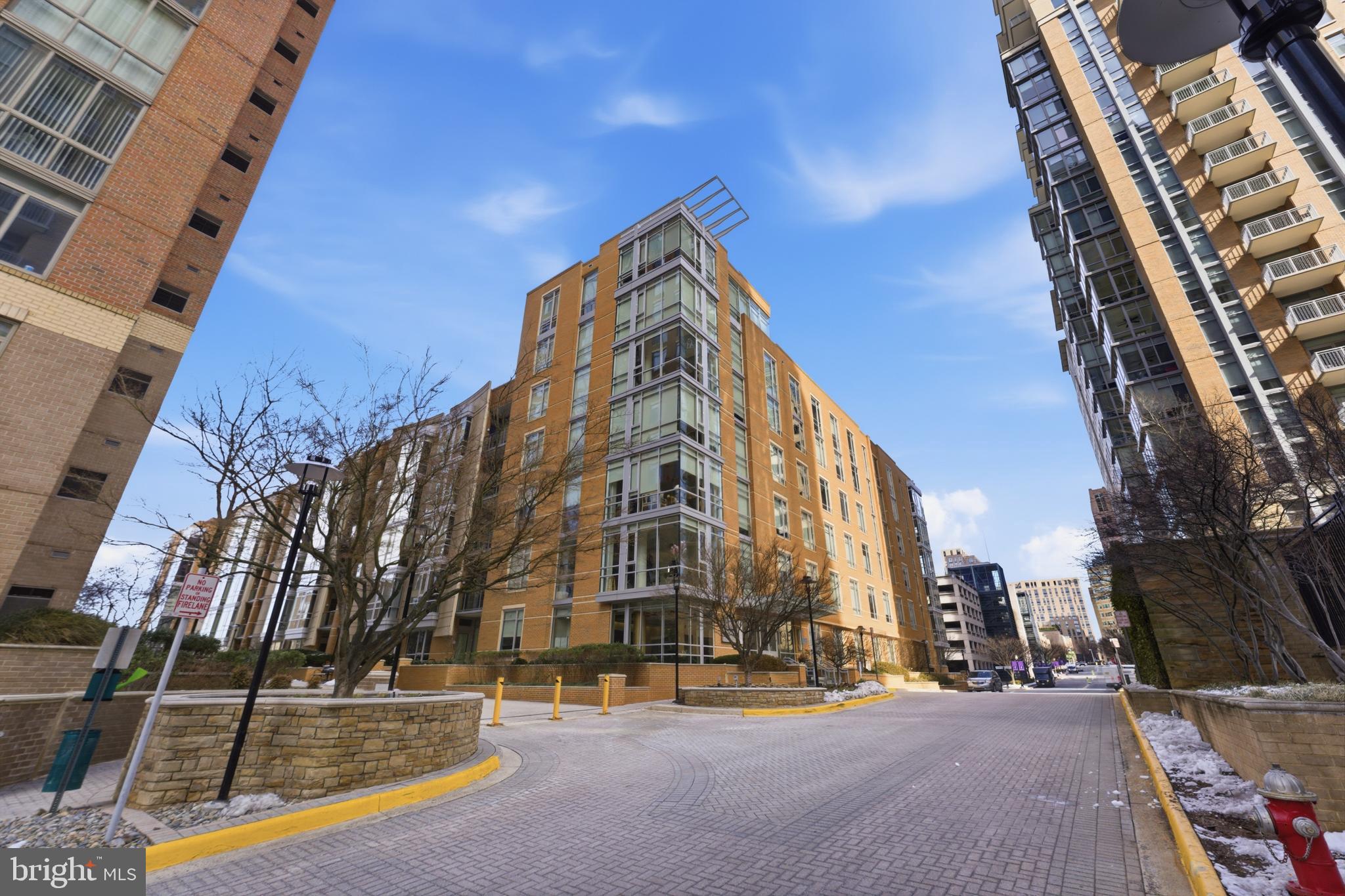 RESTON TOWN CENTER - Residential