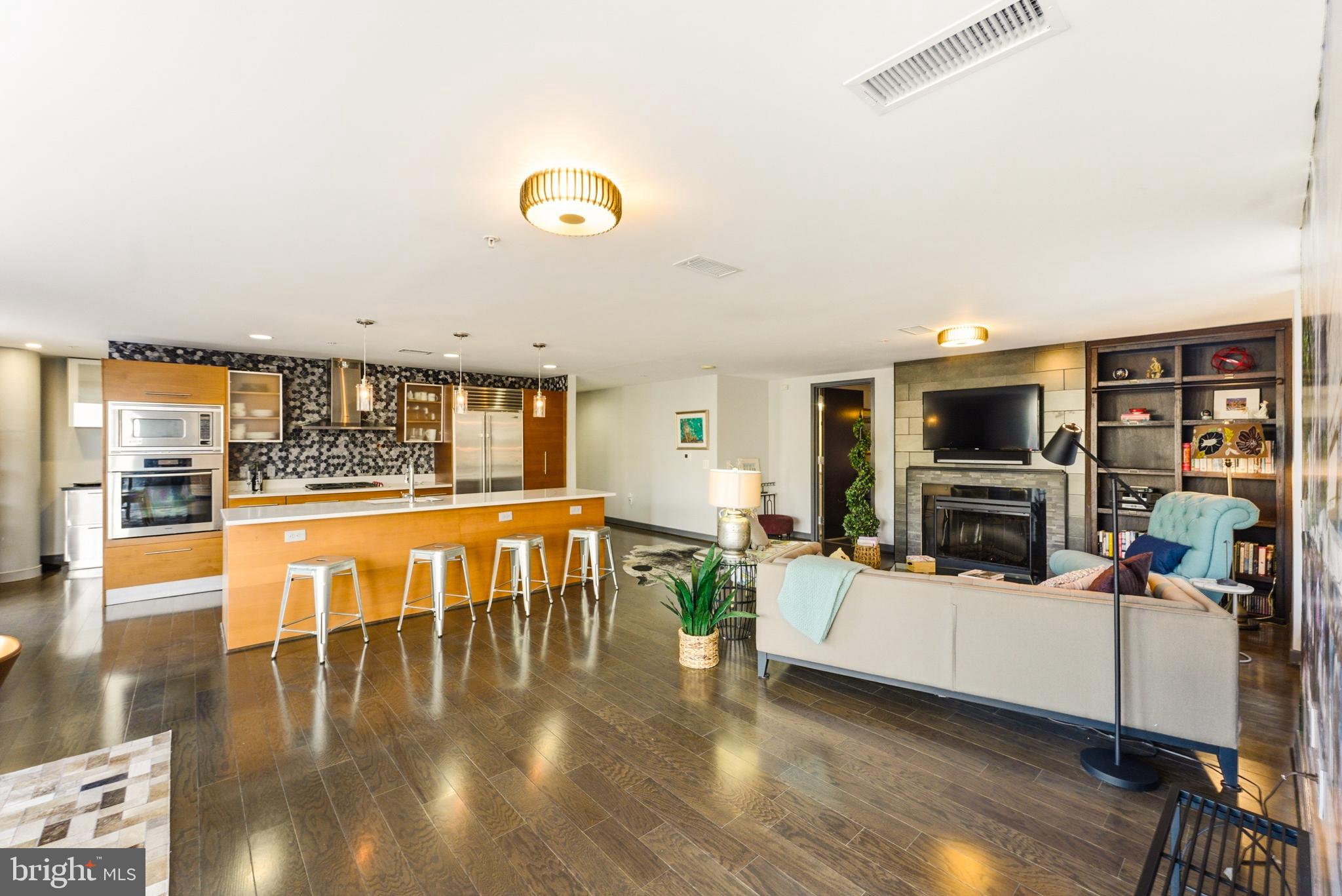 RESTON TOWN CENTER - Residential