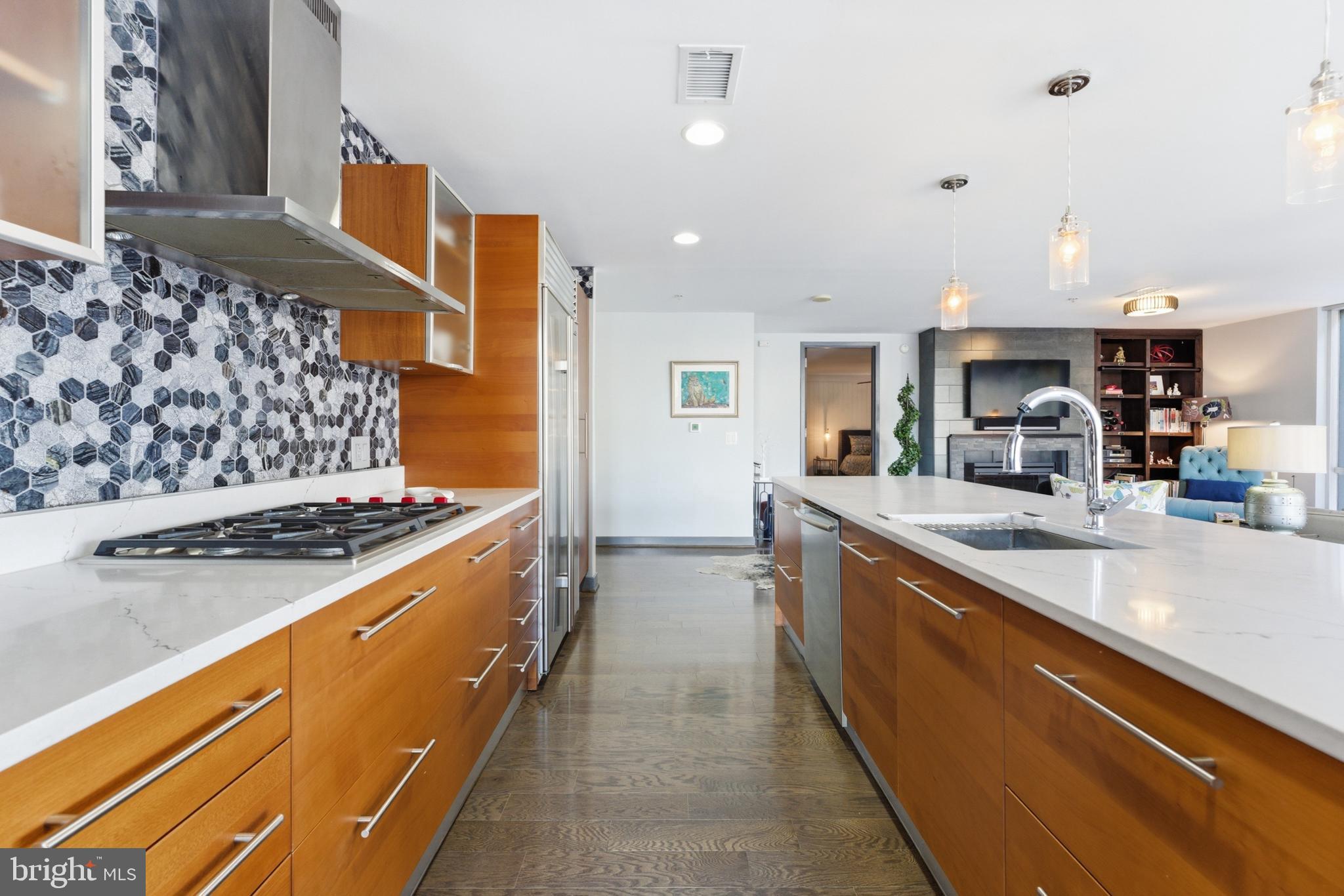 RESTON TOWN CENTER - Residential