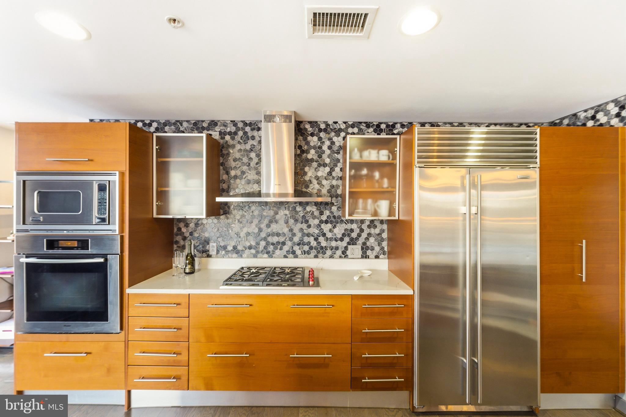 RESTON TOWN CENTER - Residential