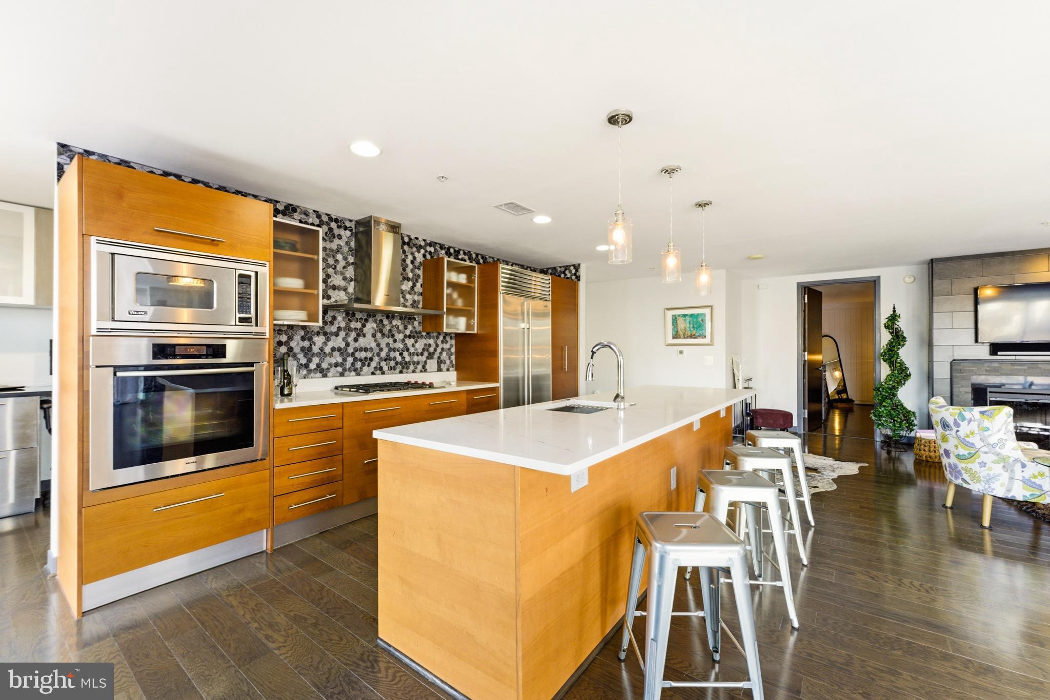 RESTON TOWN CENTER - Residential