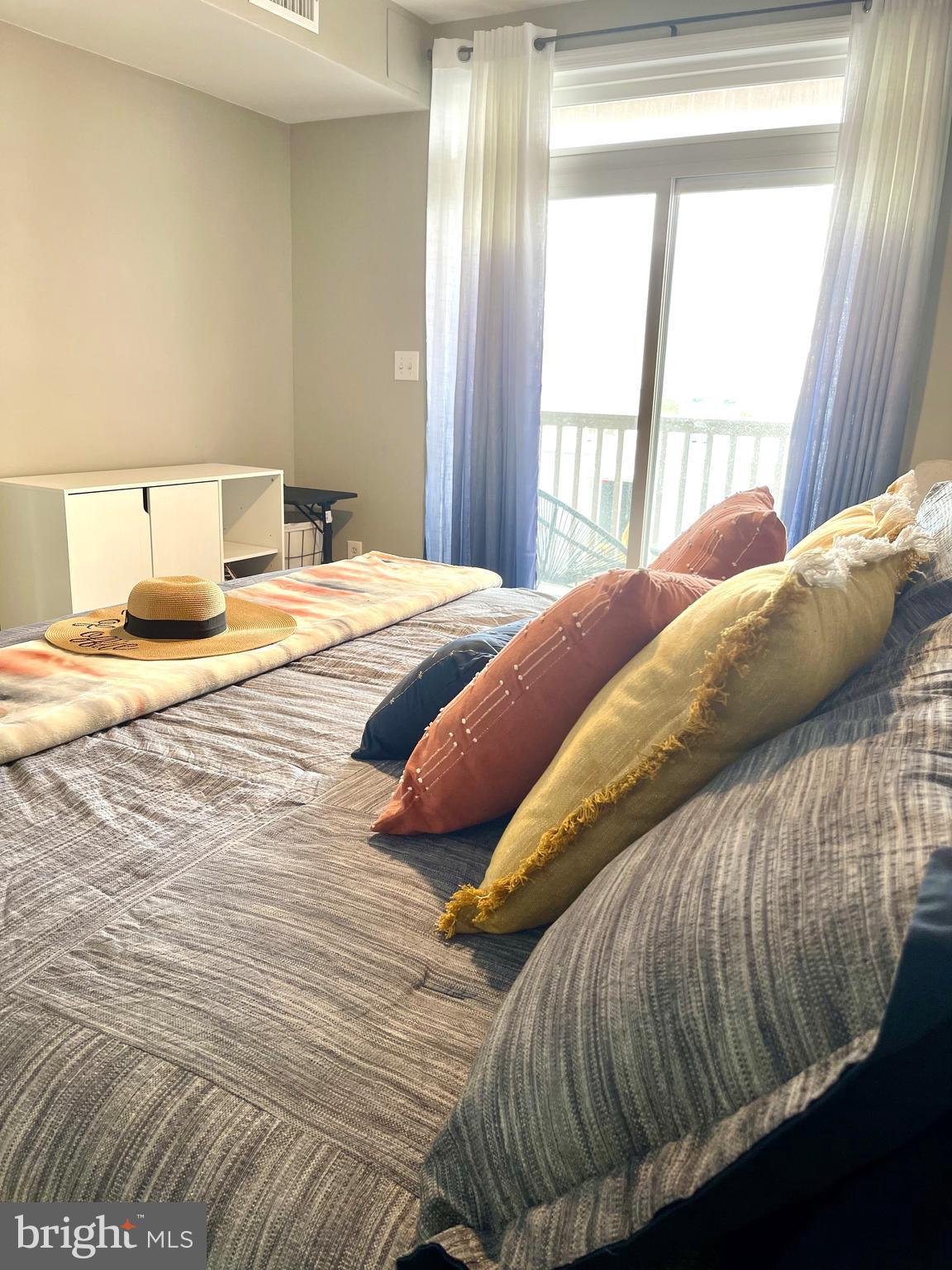 POTOMAC RENAISSANCE - Residential Lease