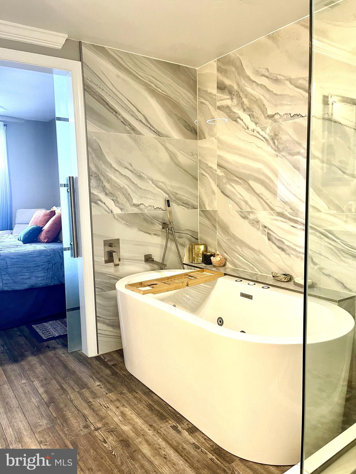 POTOMAC RENAISSANCE - Residential Lease