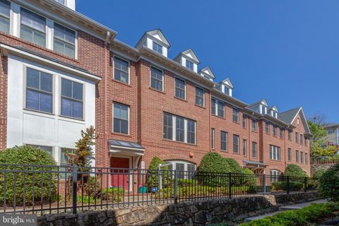 2537 S KENMORE COURT ARLINGTON VA 22206