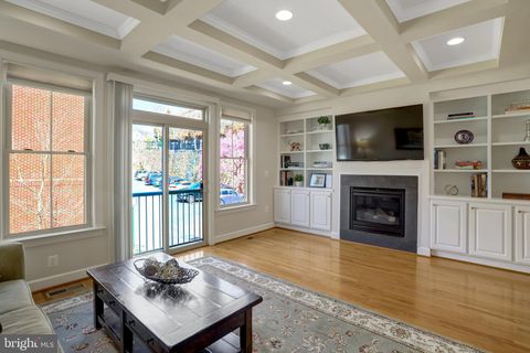2537 S KENMORE COURT ARLINGTON VA 22206