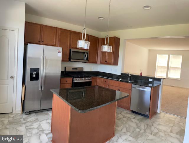 FREEDOM MANOR - Residential Lease