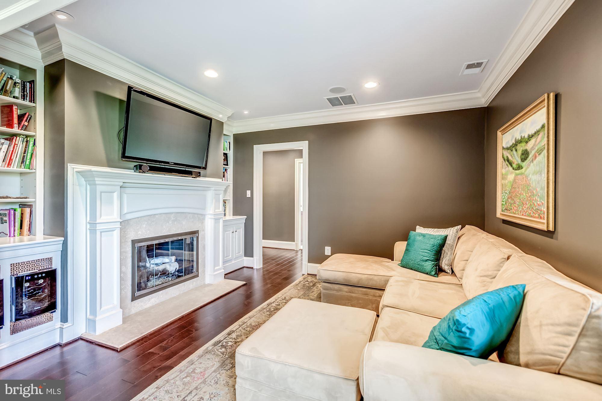 DEERFIELD POND - Residential