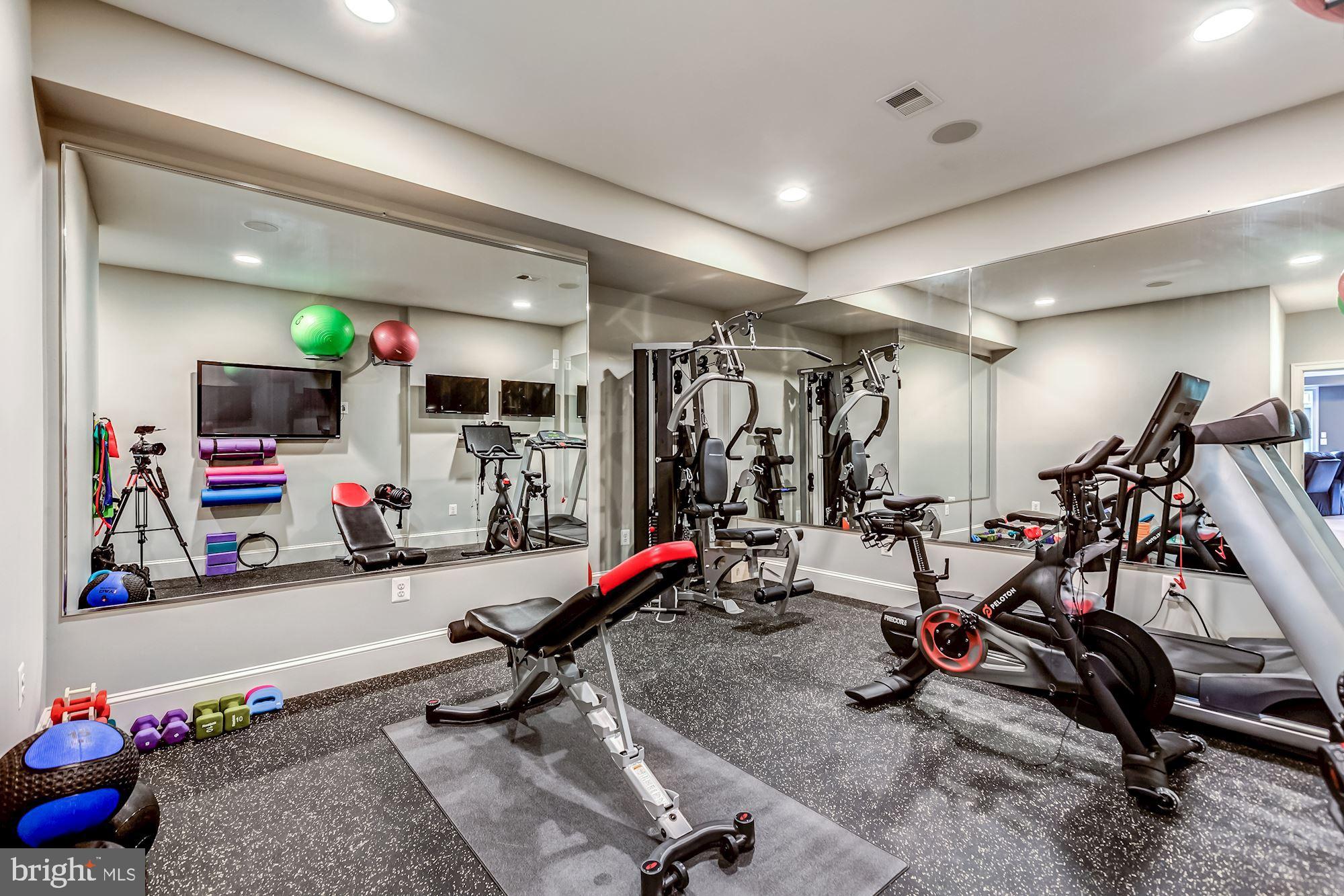 DEERFIELD POND - Residential