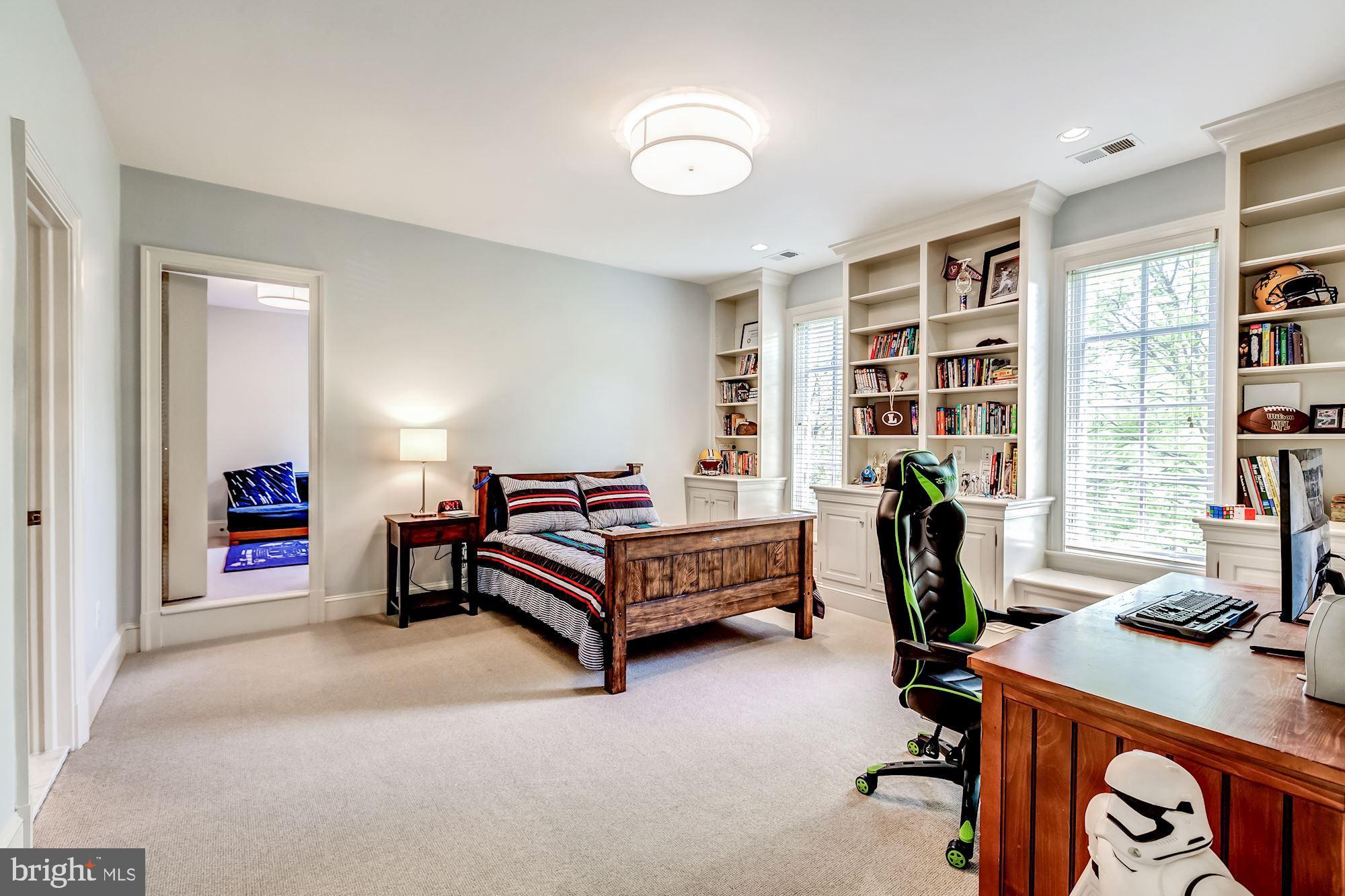 DEERFIELD POND - Residential