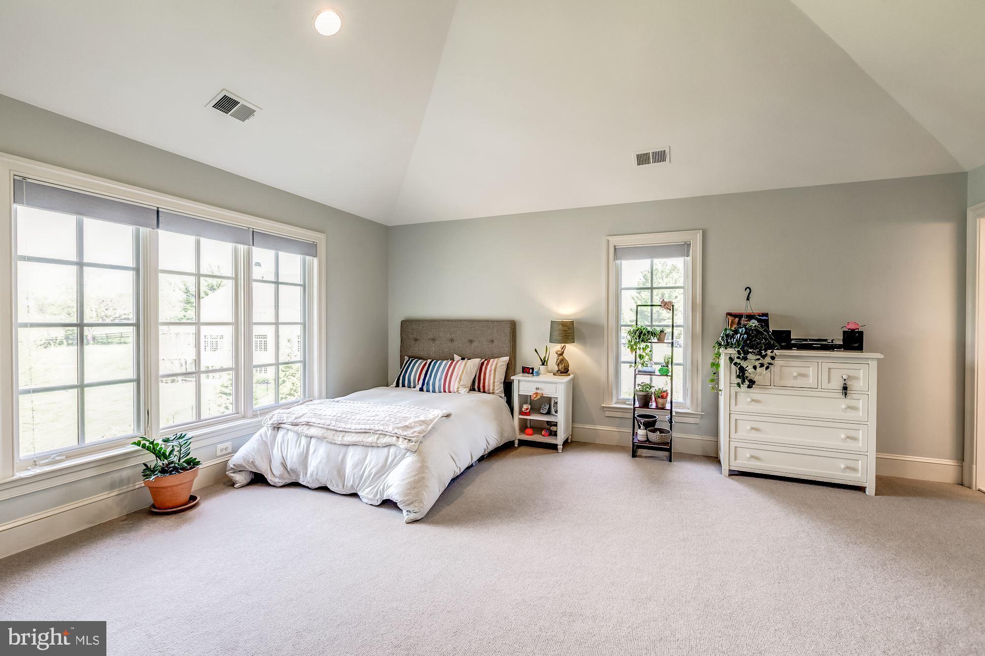 DEERFIELD POND - Residential