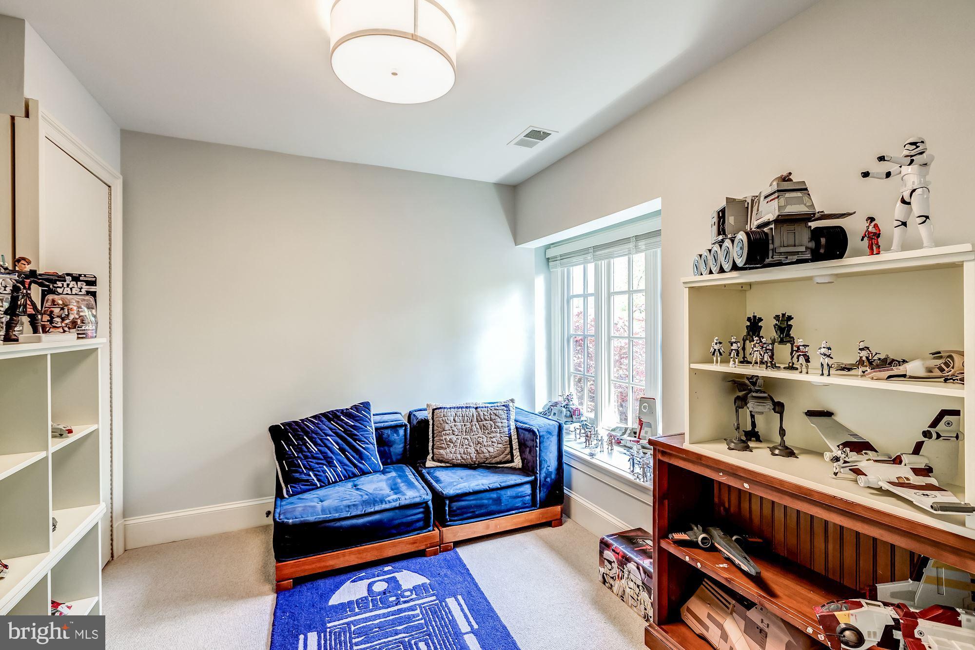 DEERFIELD POND - Residential