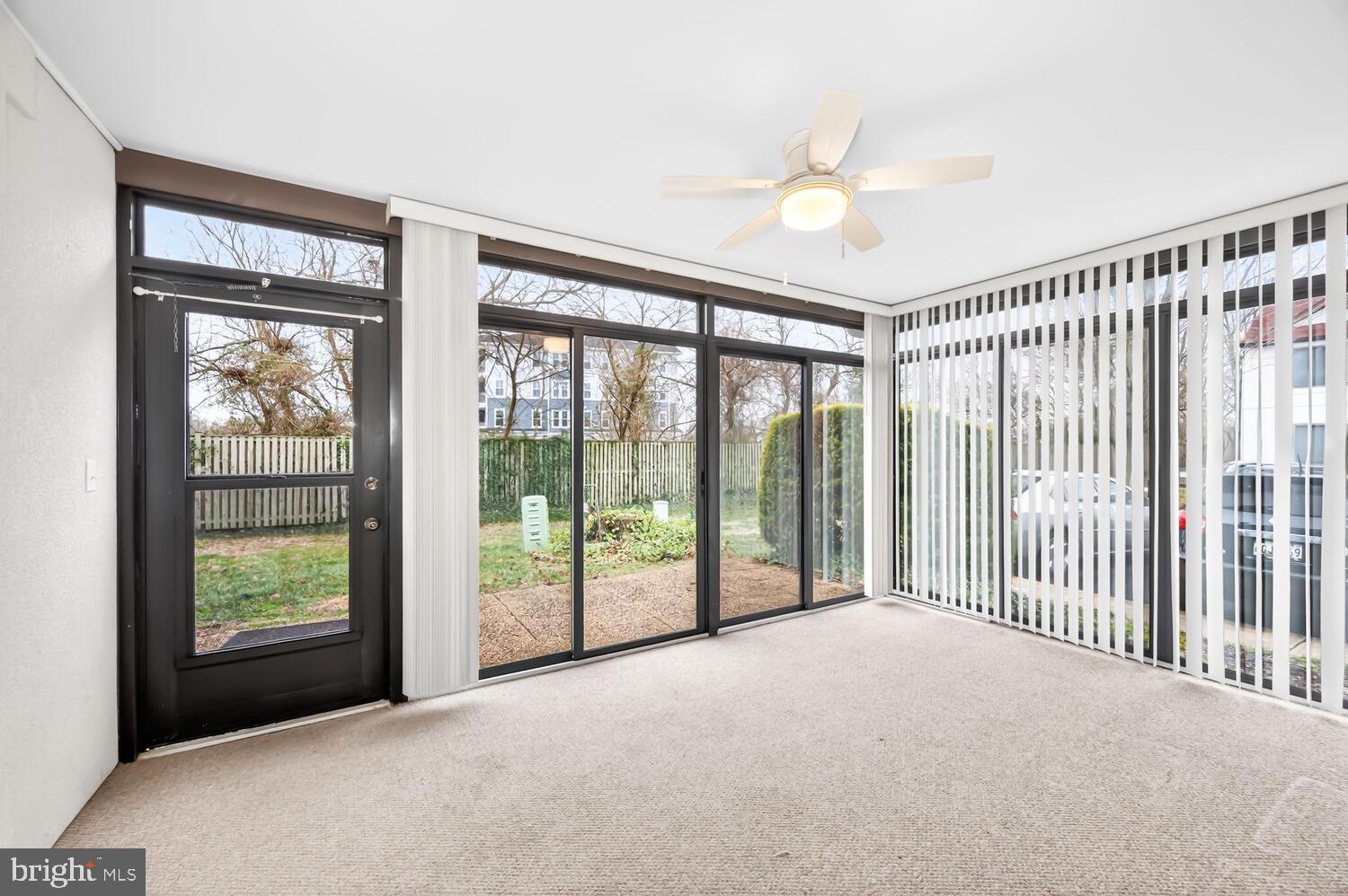 QUEENS LANDING - Residential