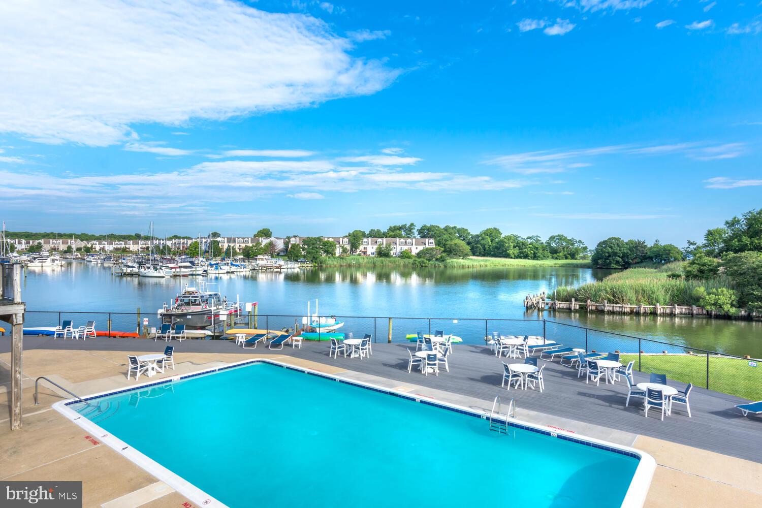 QUEENS LANDING - Residential