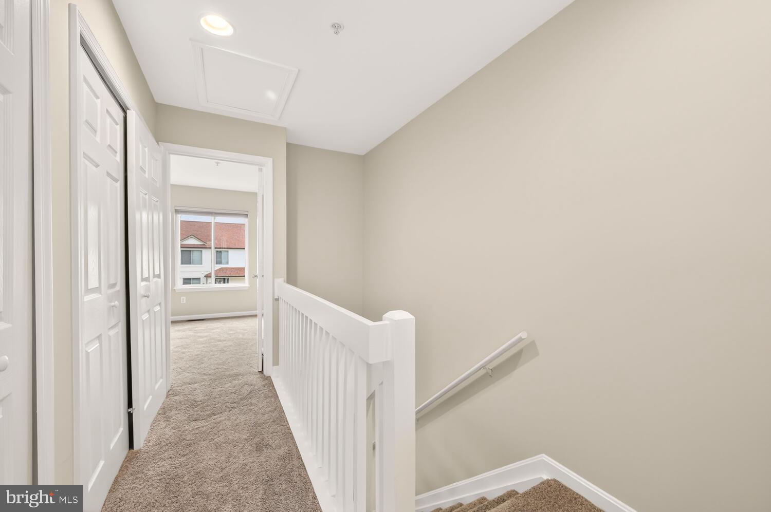 QUEENS LANDING - Residential