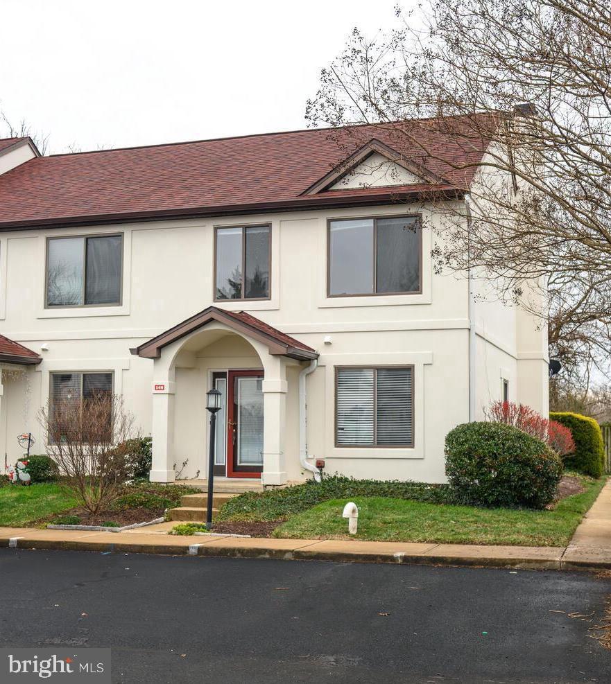 QUEENS LANDING - Residential