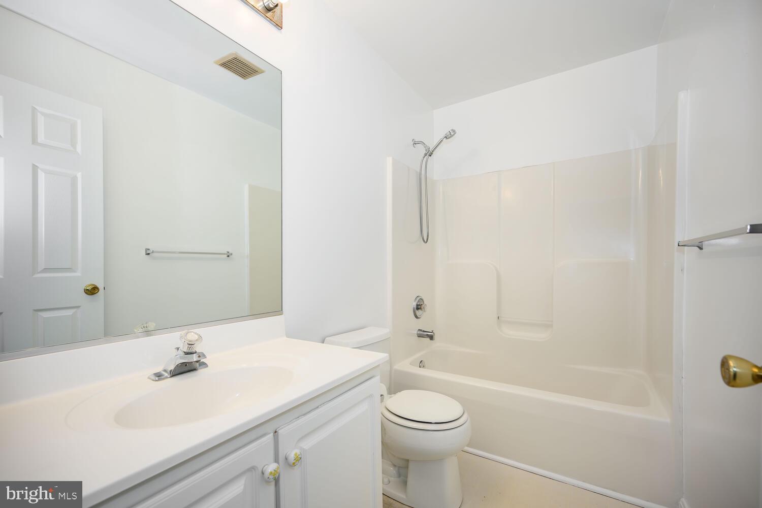 QUEENS LANDING - Residential