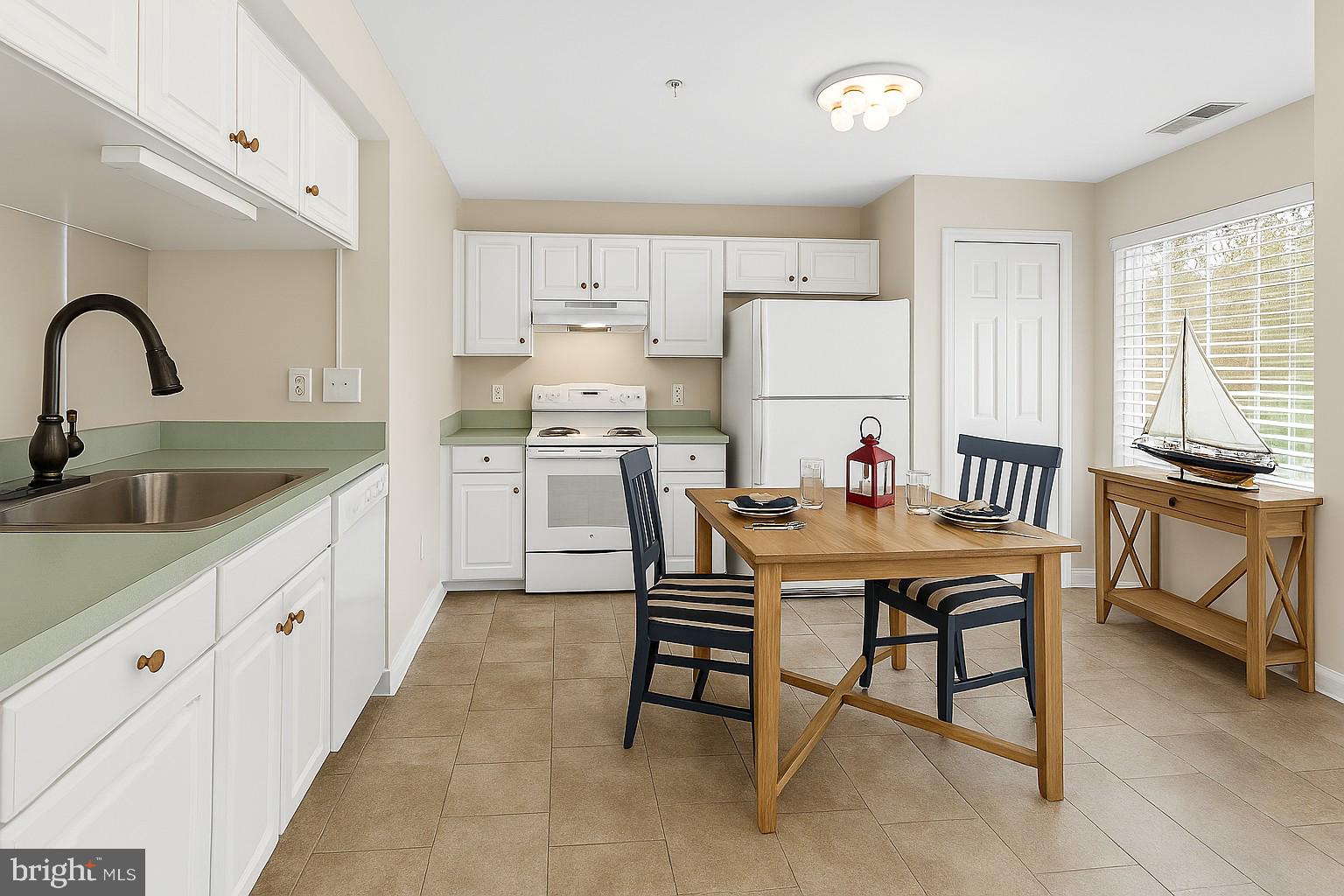 QUEENS LANDING - Residential