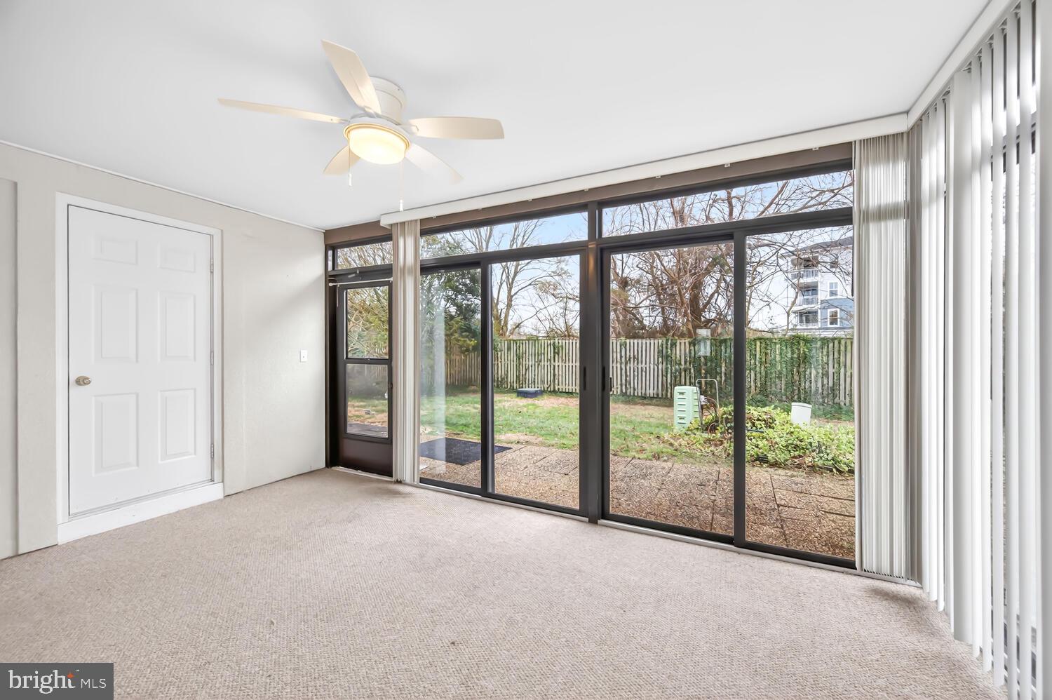 QUEENS LANDING - Residential