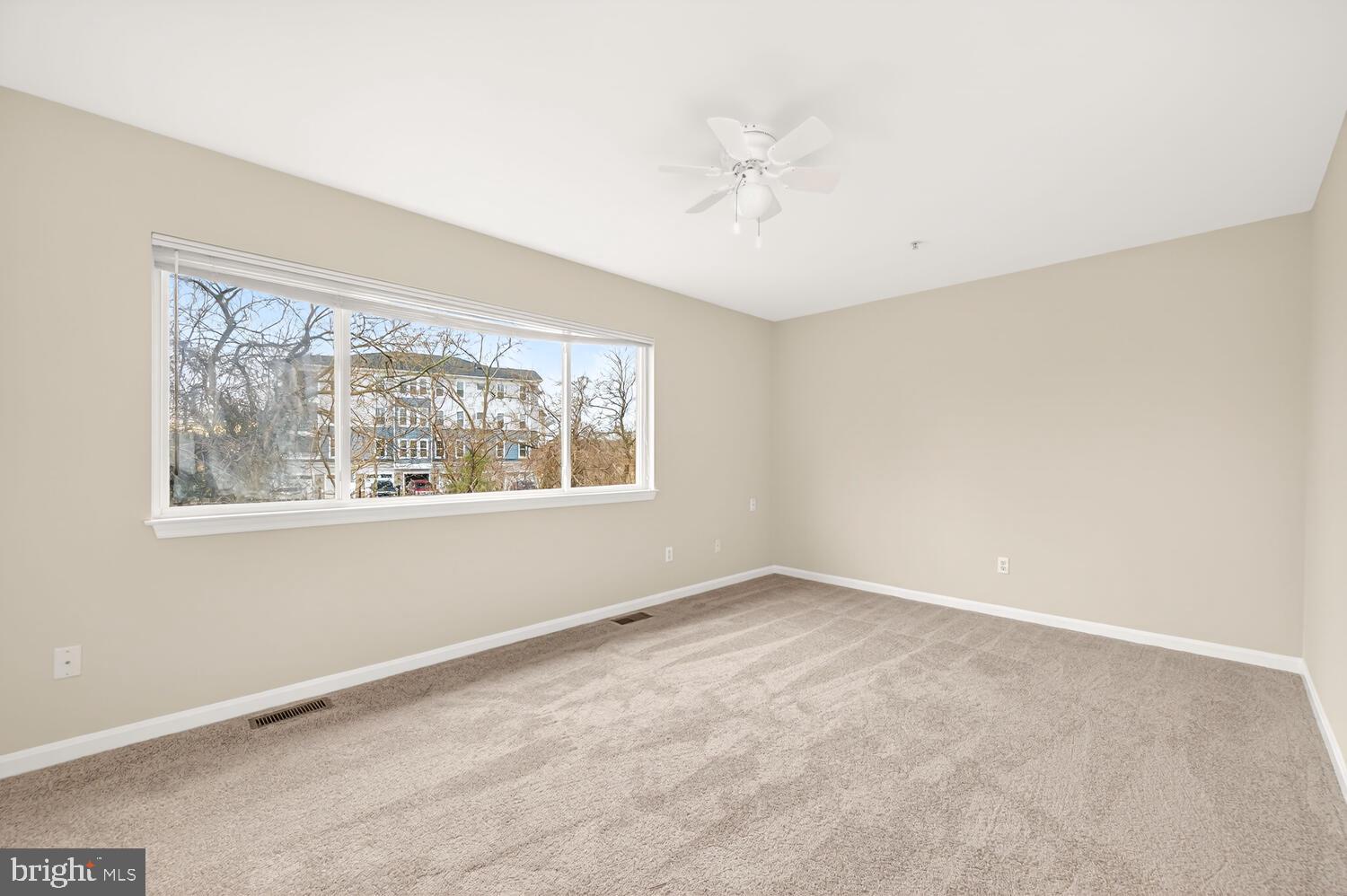 QUEENS LANDING - Residential