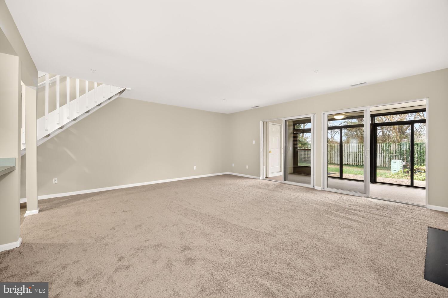 QUEENS LANDING - Residential