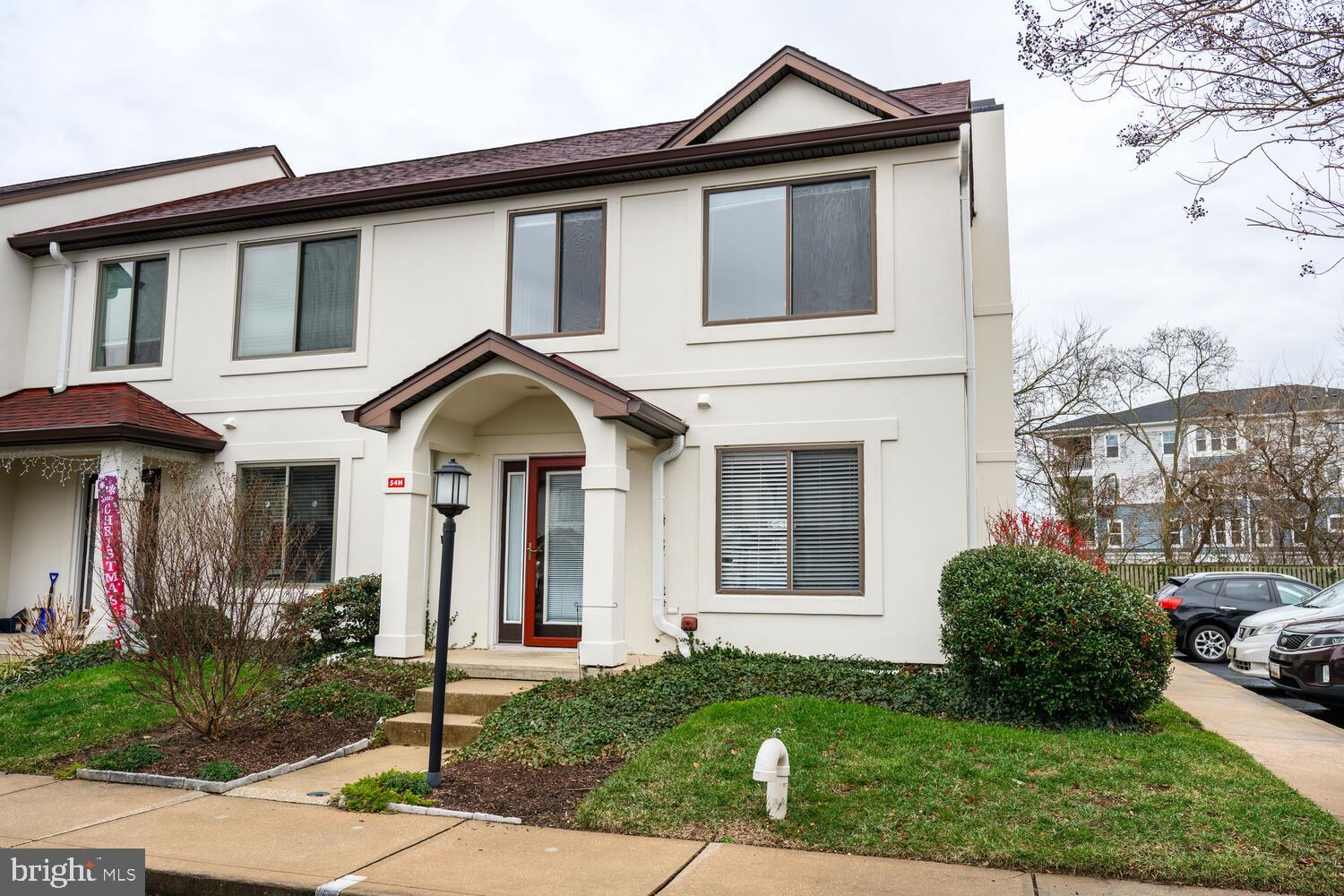 QUEENS LANDING - Residential