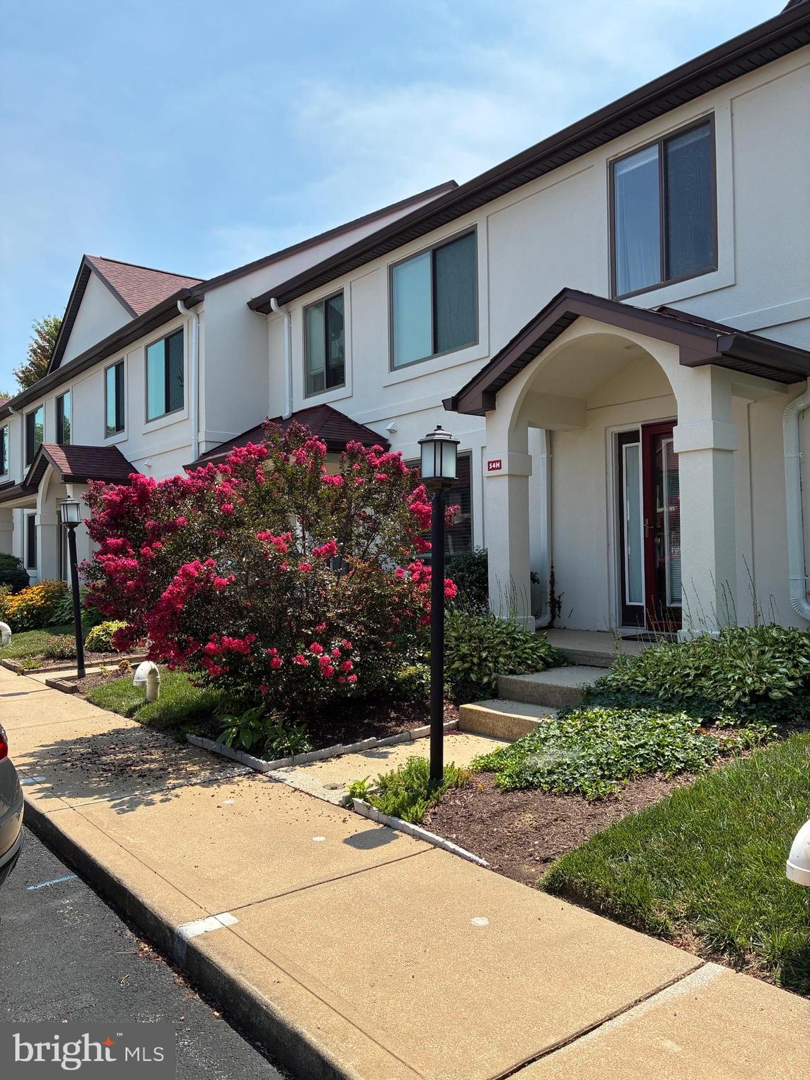 54 QUEEN CAROLINE COURT H