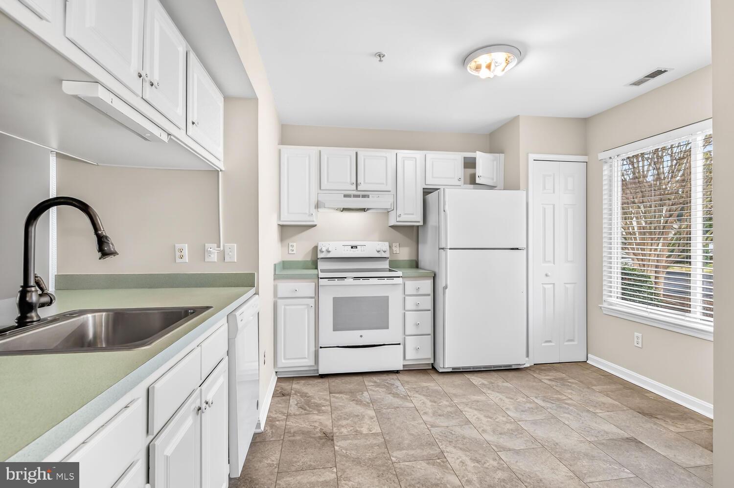 QUEENS LANDING - Residential