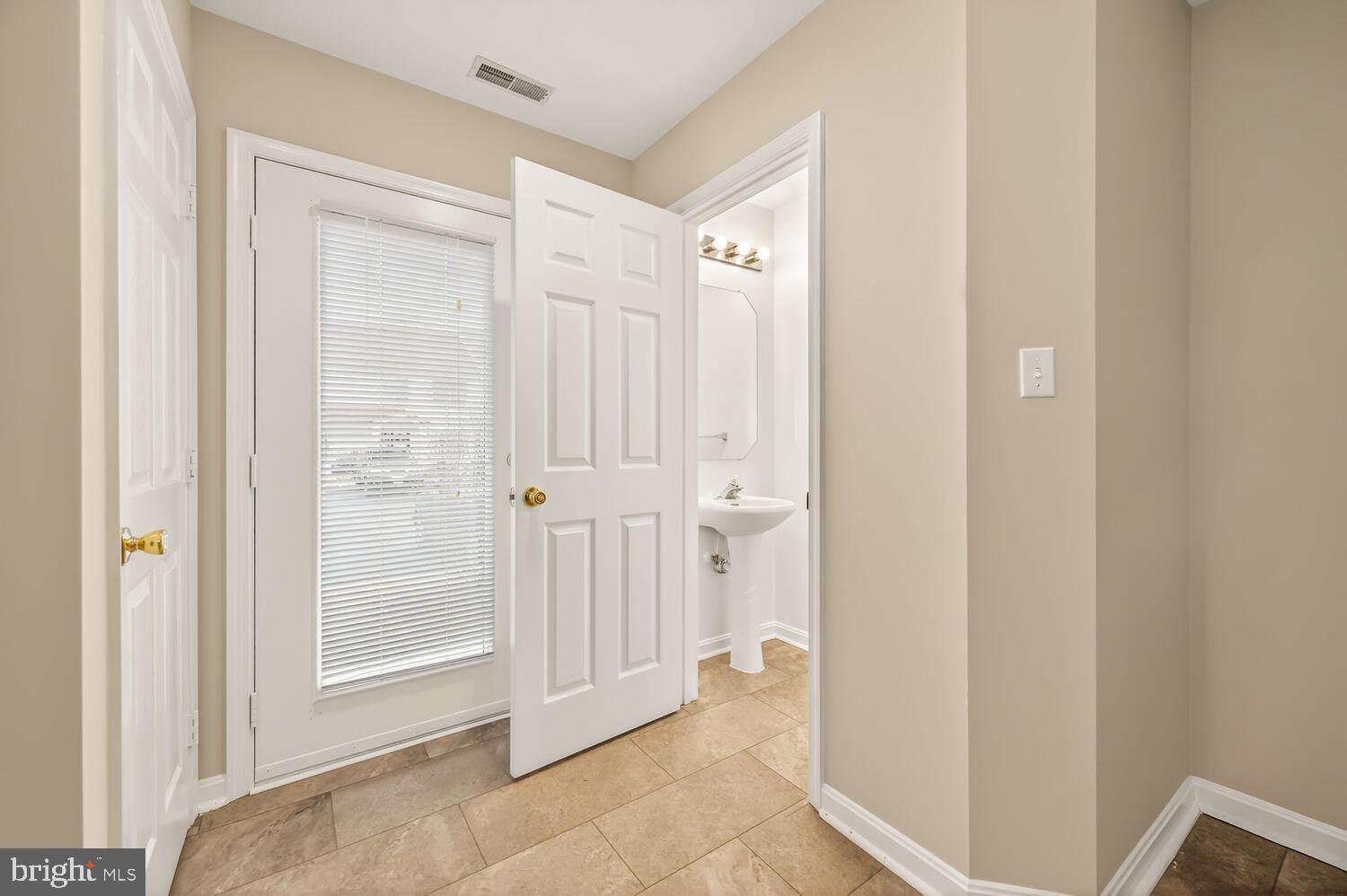 QUEENS LANDING - Residential