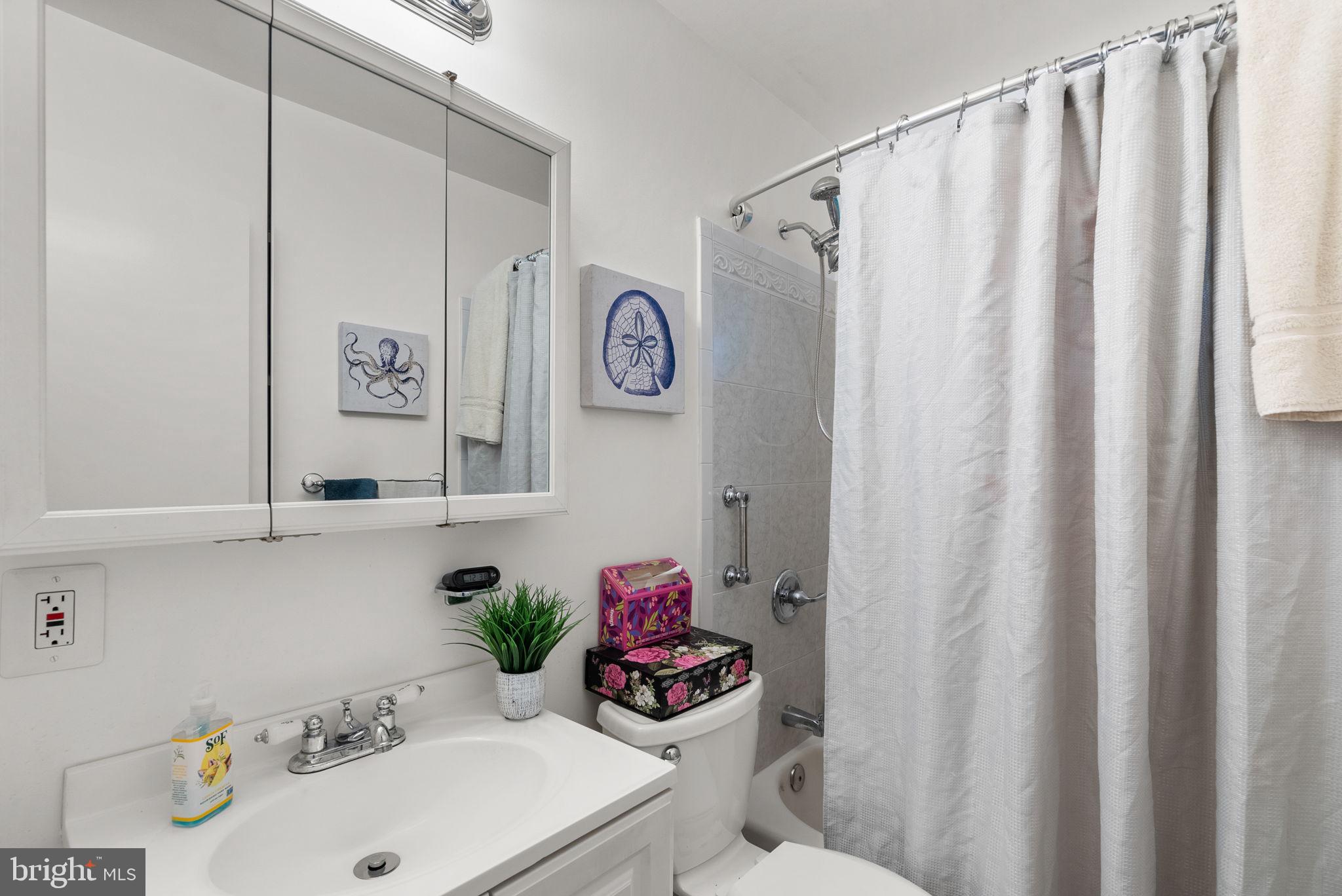 CONNECTICUT AVE - Residential