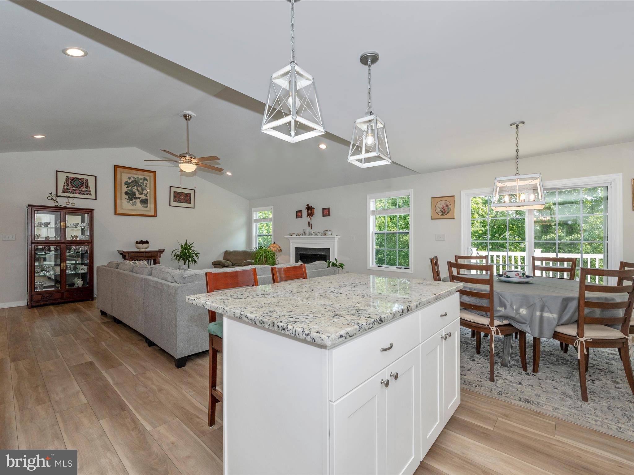 MIDDLE CREEK MANOR - Residential