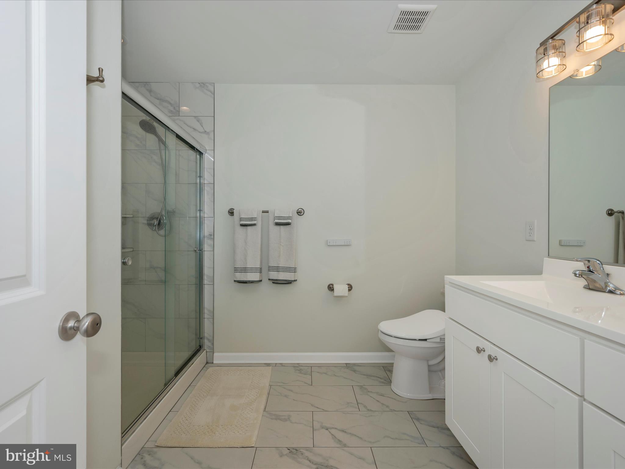 MIDDLE CREEK MANOR - Residential